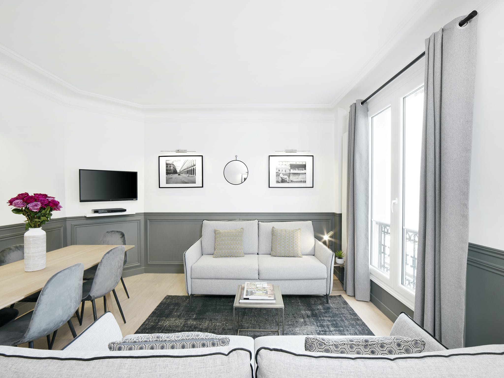 Château Réaumur Grands Boulevards: Elegant 2-Bedroom Family-Friendly Apartment Rental Grands Boulevards Paris