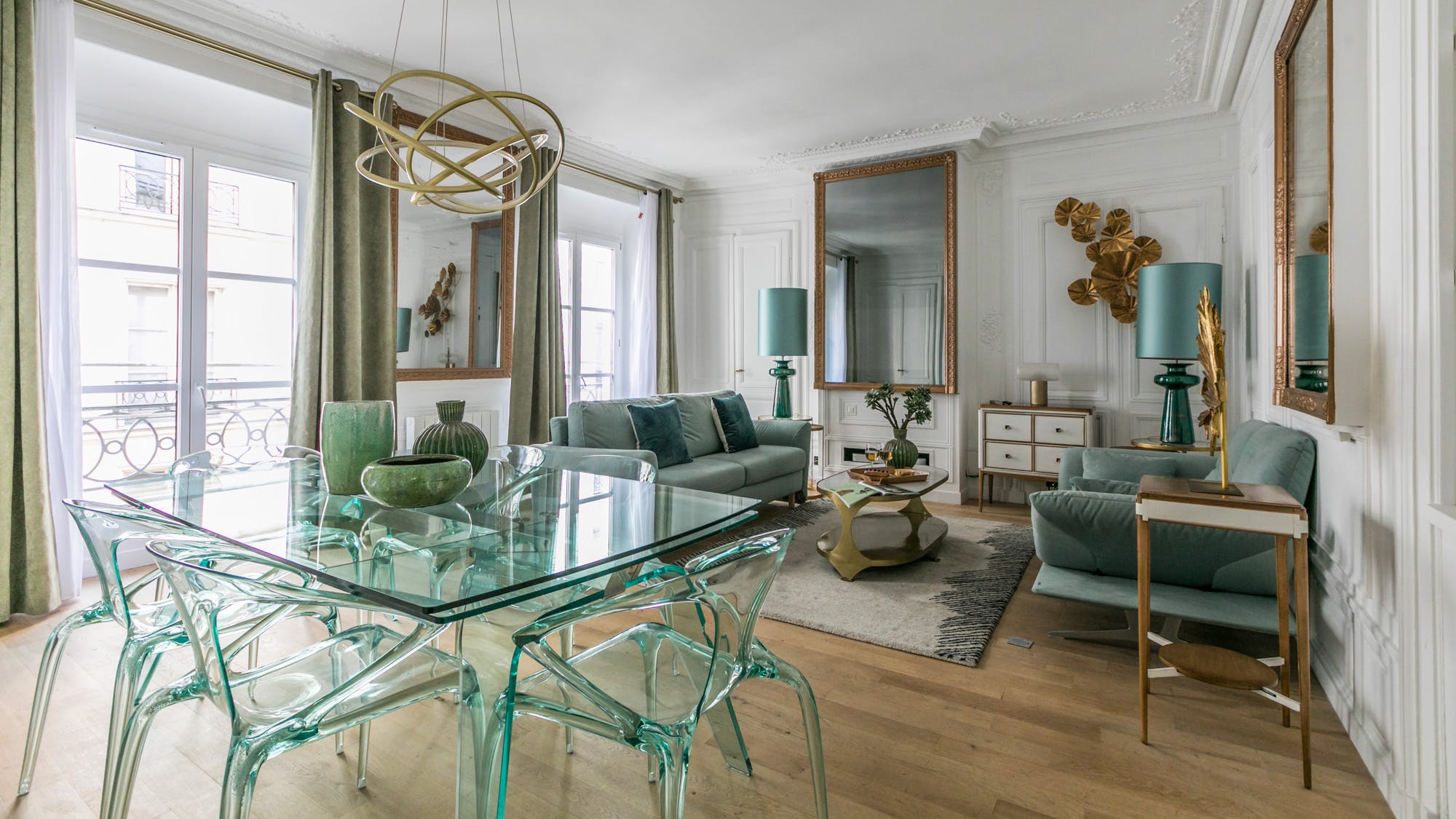 Château Richelieu GrandsBoulevards: Stylish 2-Bedroom Family-Friendly Apartment Rental in Grands Boulevards, Paris
