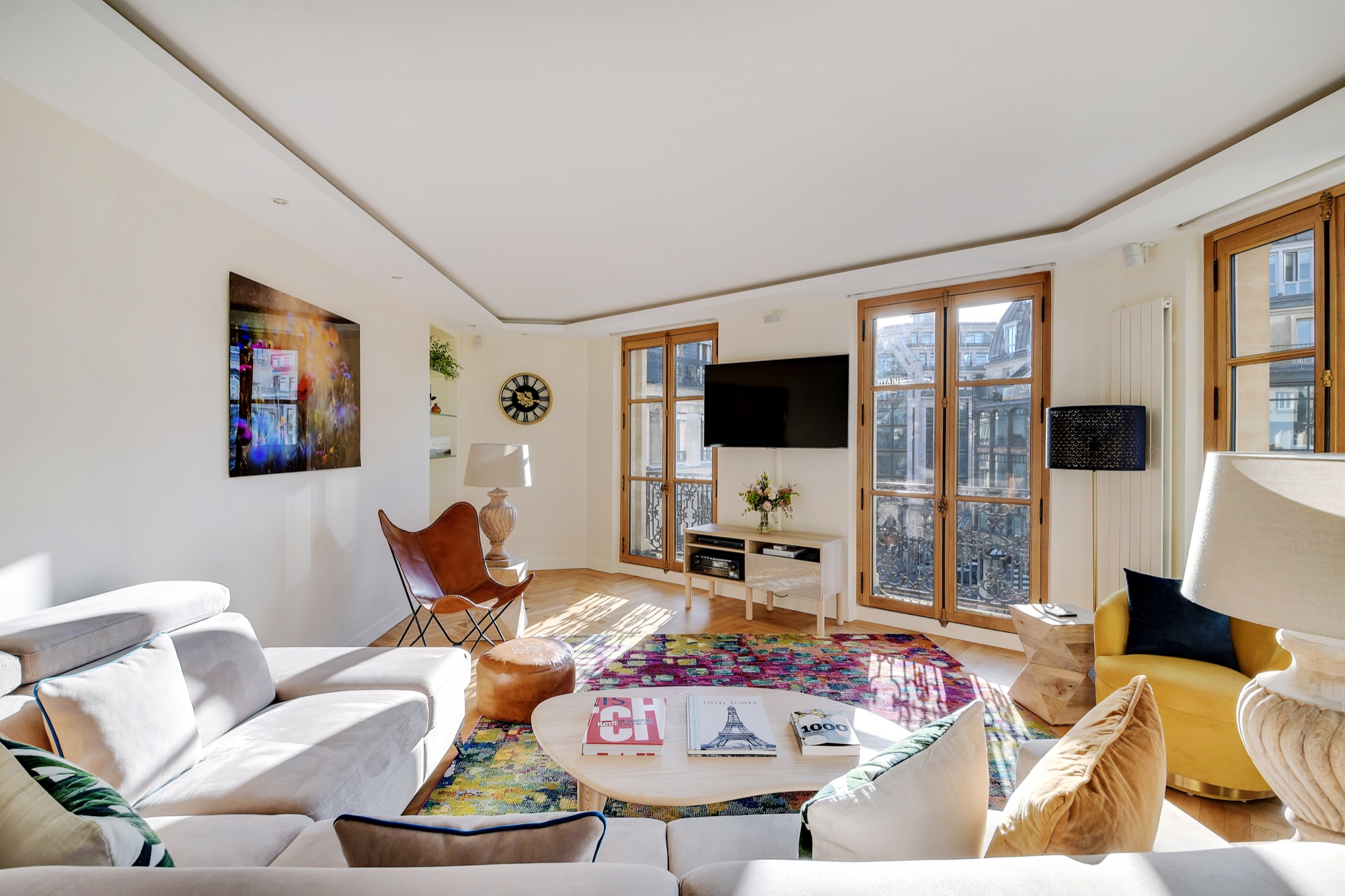 Villa Safran Proudhon Louvre – Palais Royal: Elegant 2-Bedroom Apartment with Air-Con in Louvre Palais Royal, Paris