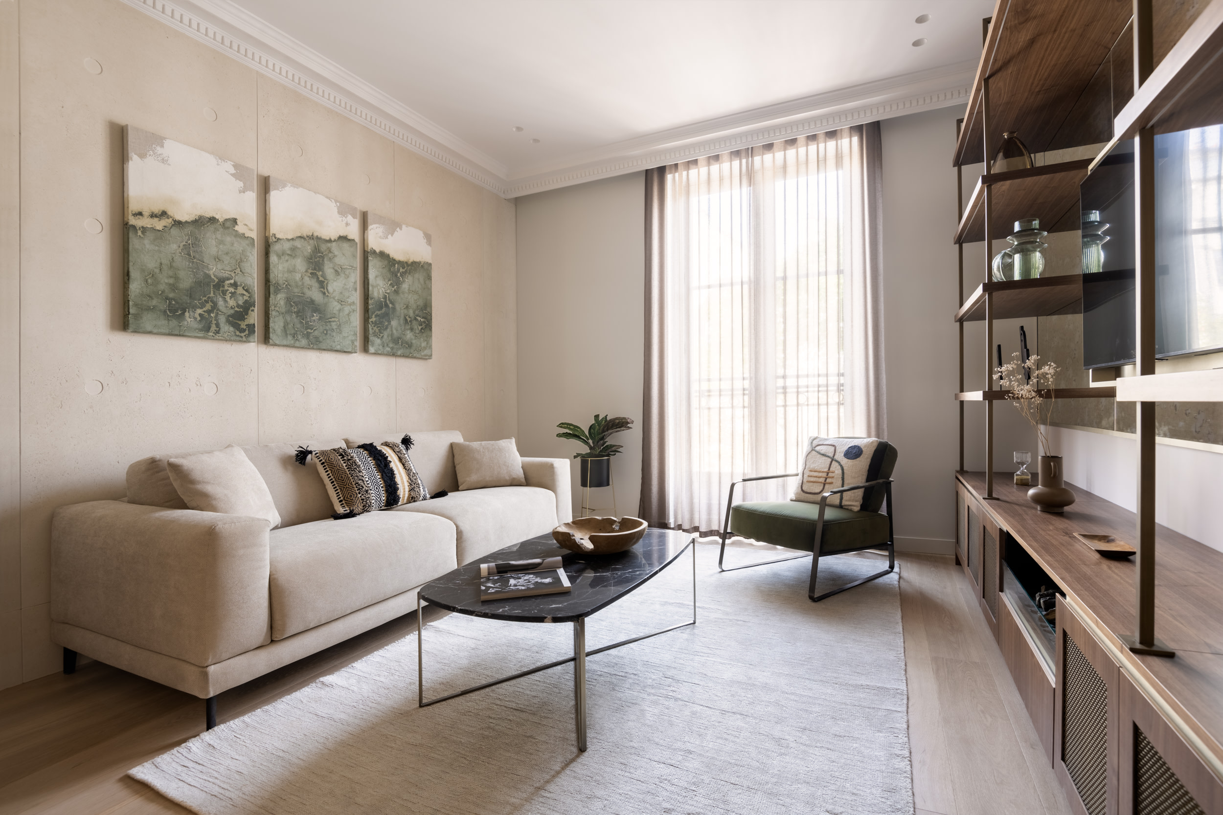 Villa Safran Archives Le Marais: Luxury 2-Bedroom Apartment with Elegant Interiors, Le Marais