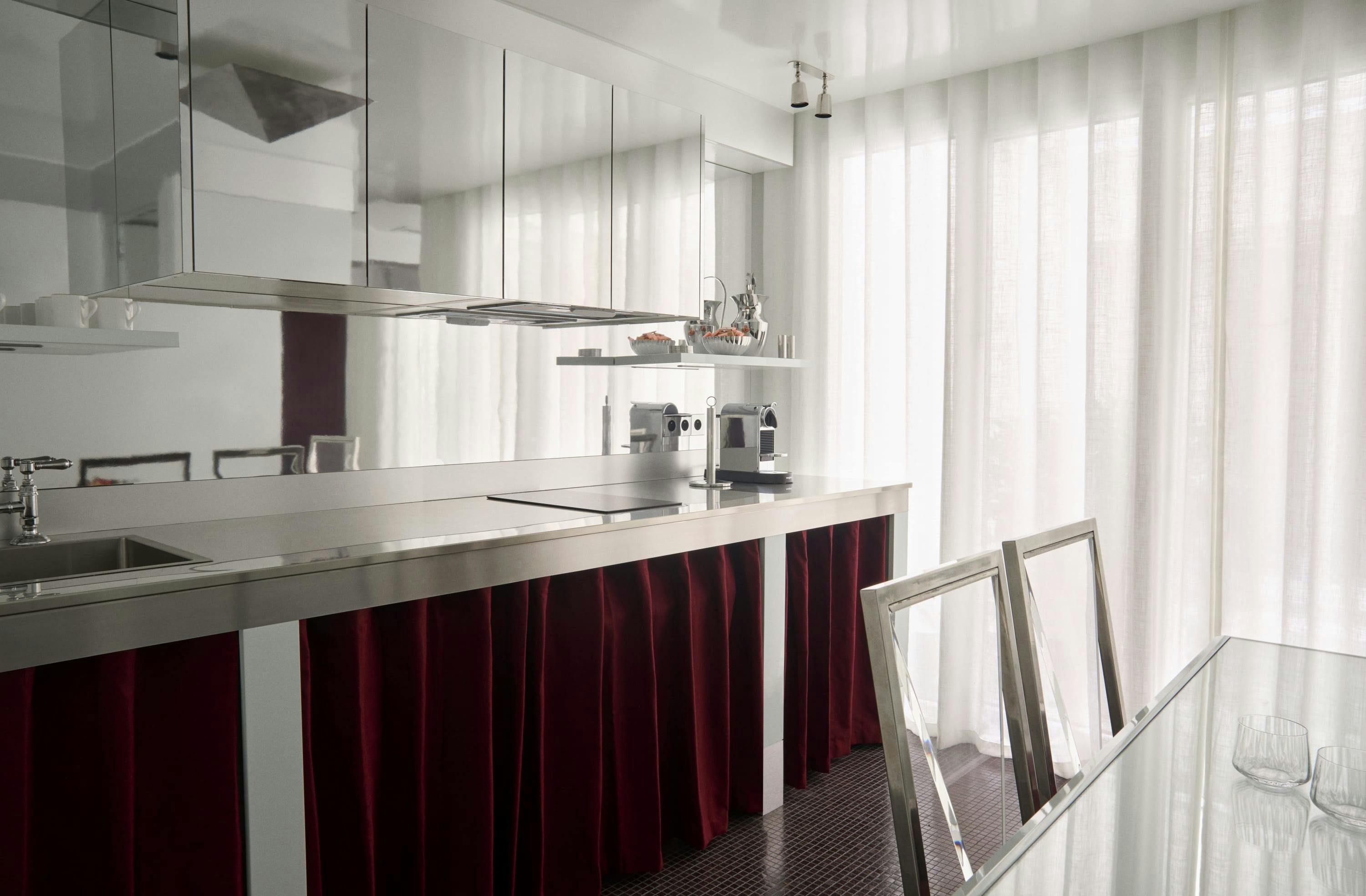 Villa Cramoisi Tiquetonne Montorgueil – Les Halles: Elegant 2-Bedroom Apartment with Family-Friendly Features, Montorgueil – Les Halles, Paris