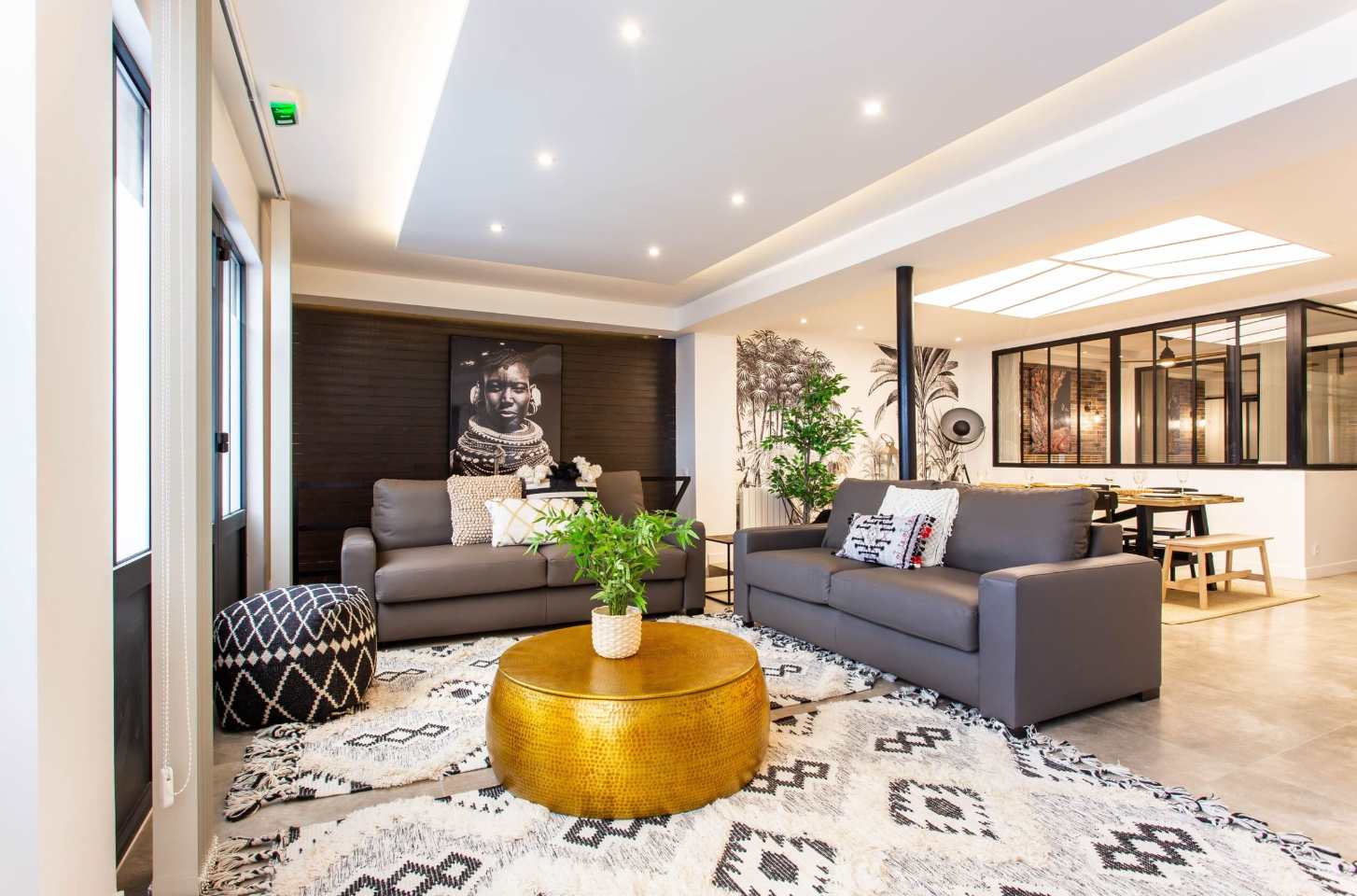 Villa Aurore Trousseau Le Marais: Spacious 4-Bedroom Apartment with Family-Friendly Features, Le Marais