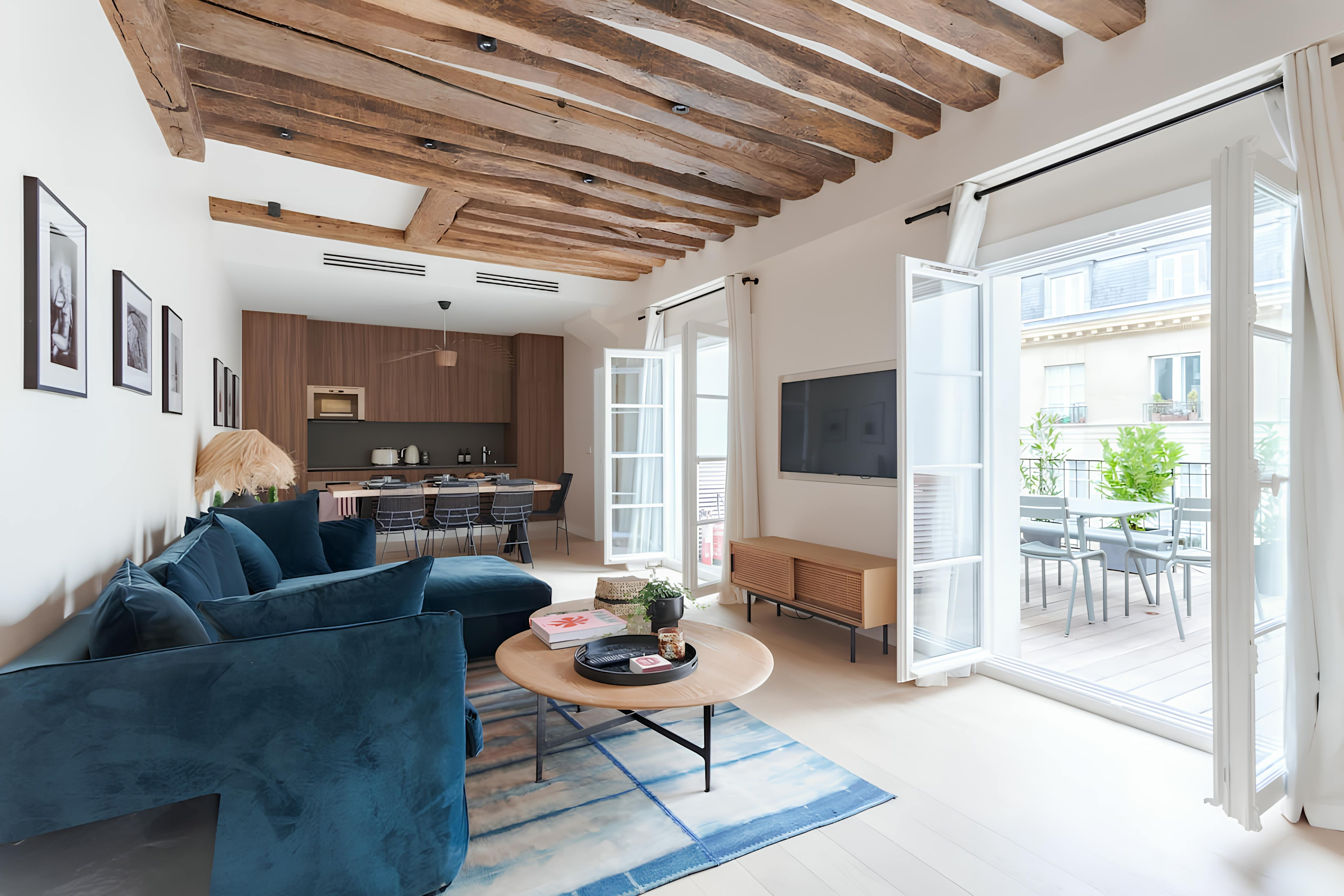 Villa Crépuscule Enclos Le Marais: Elegant 3-Bedroom Apartment with Private Terrace, Le Marais