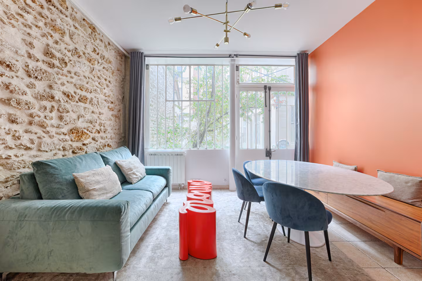 Villa Nacré Église Montorgueil – Les Halles: Chic 2-Bedroom Apartment Rental with Courtyard, Montorgueil Paris