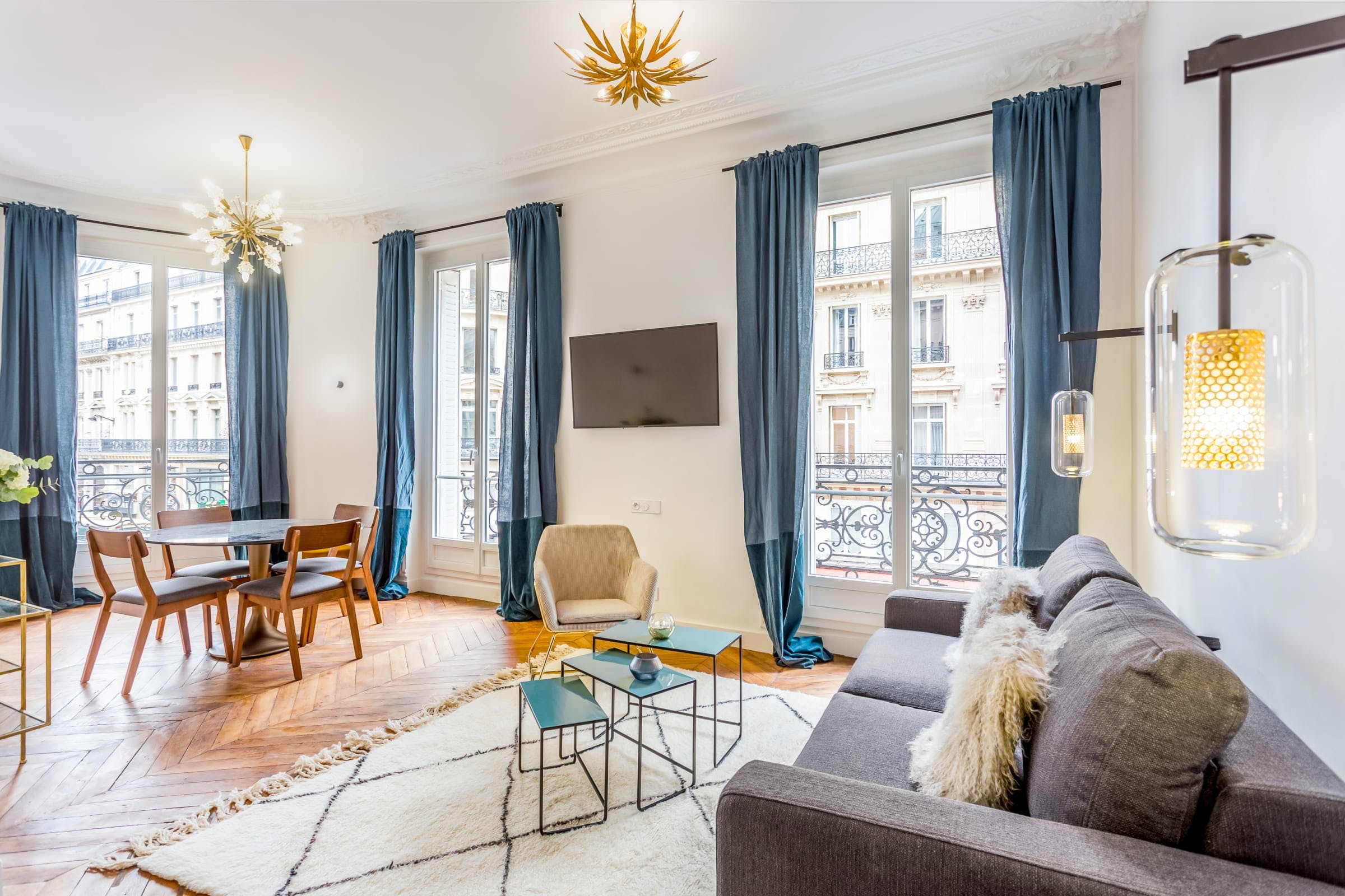 Villa Aube Bonne Nouvelle Grands Boulevards-739003: Chic 2-Bedroom Apartment with Juliet Balcony, Grands Boulevards