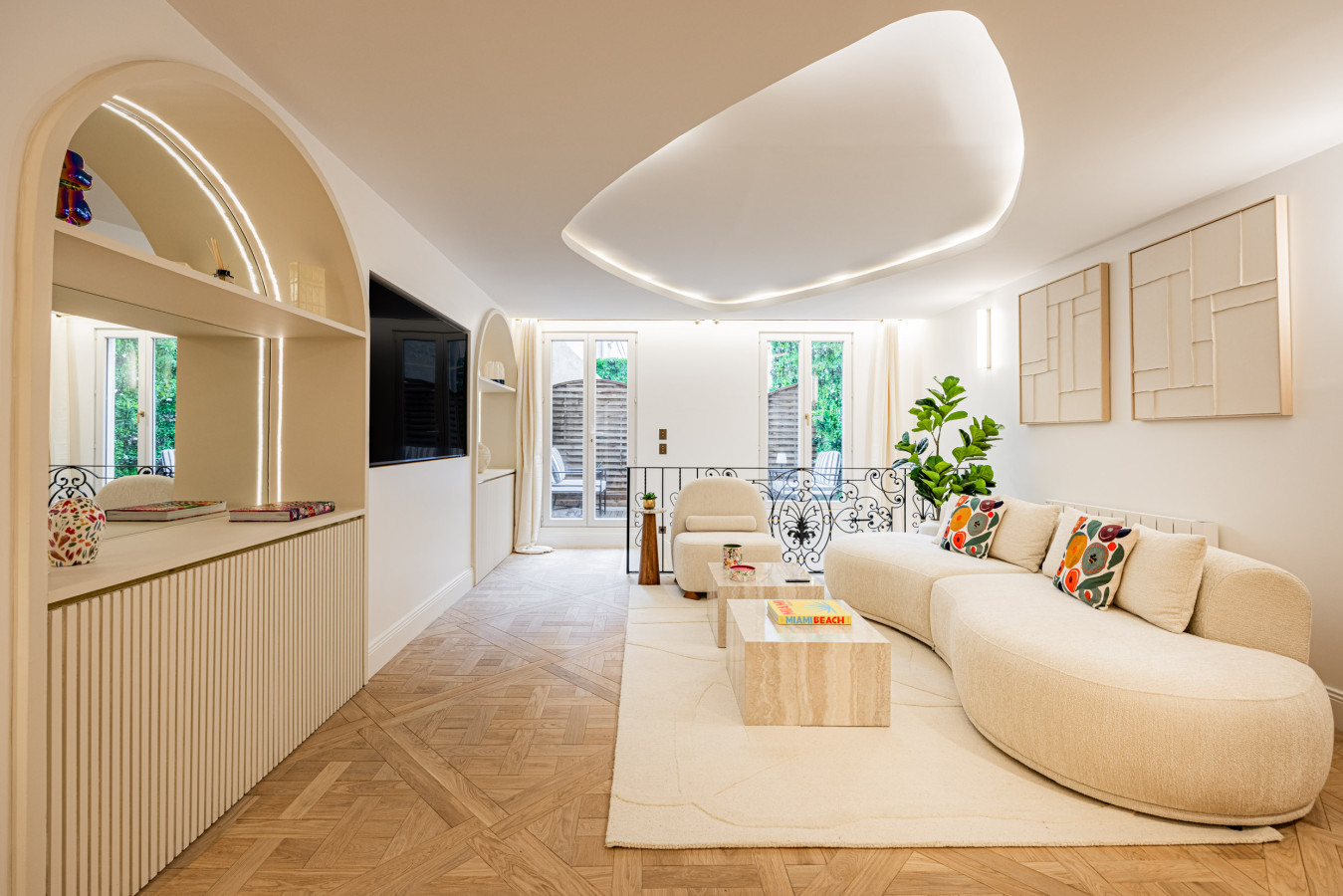 Château Sorbonne Paris: Spacious 3-Bedroom Apartment with Terrace, Latin Quarter, Paris
