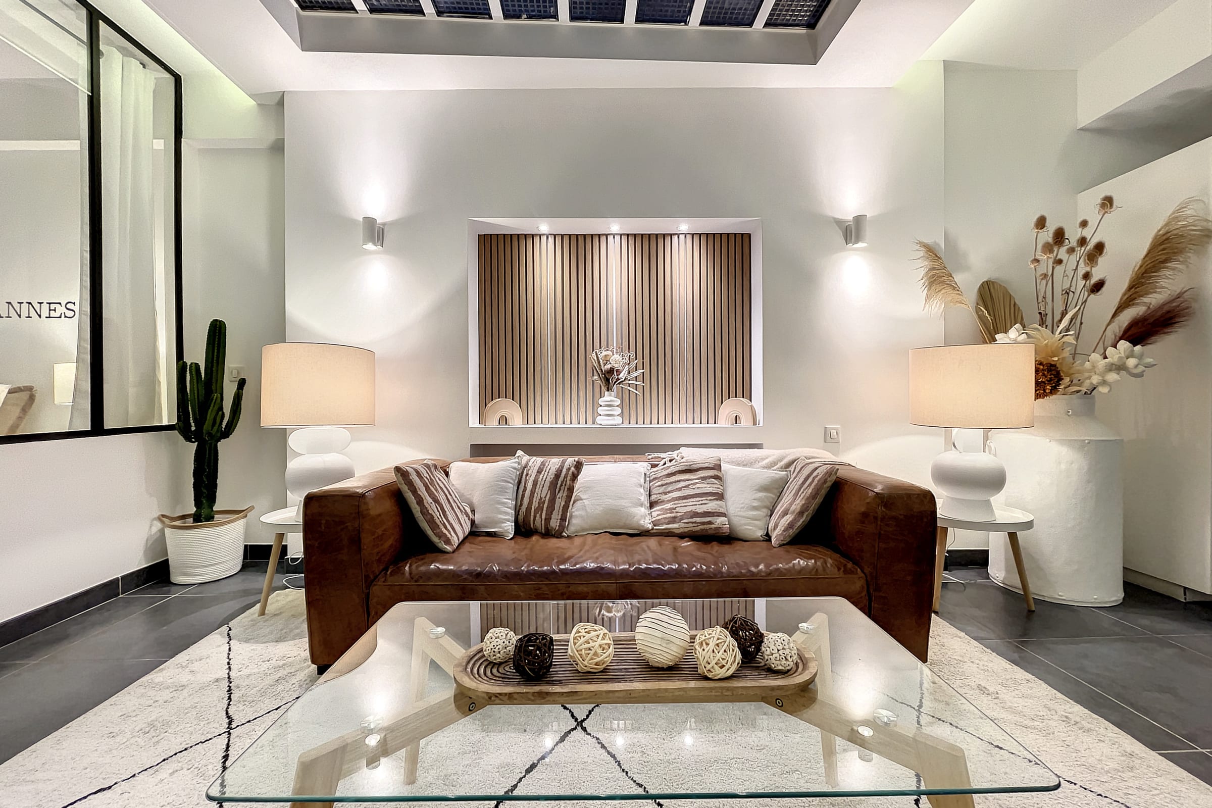 Villa Aurore Siagne Cannes-835573: Stylish 3-Bedroom Seaview Apartment Rental Cannes Near Beach
