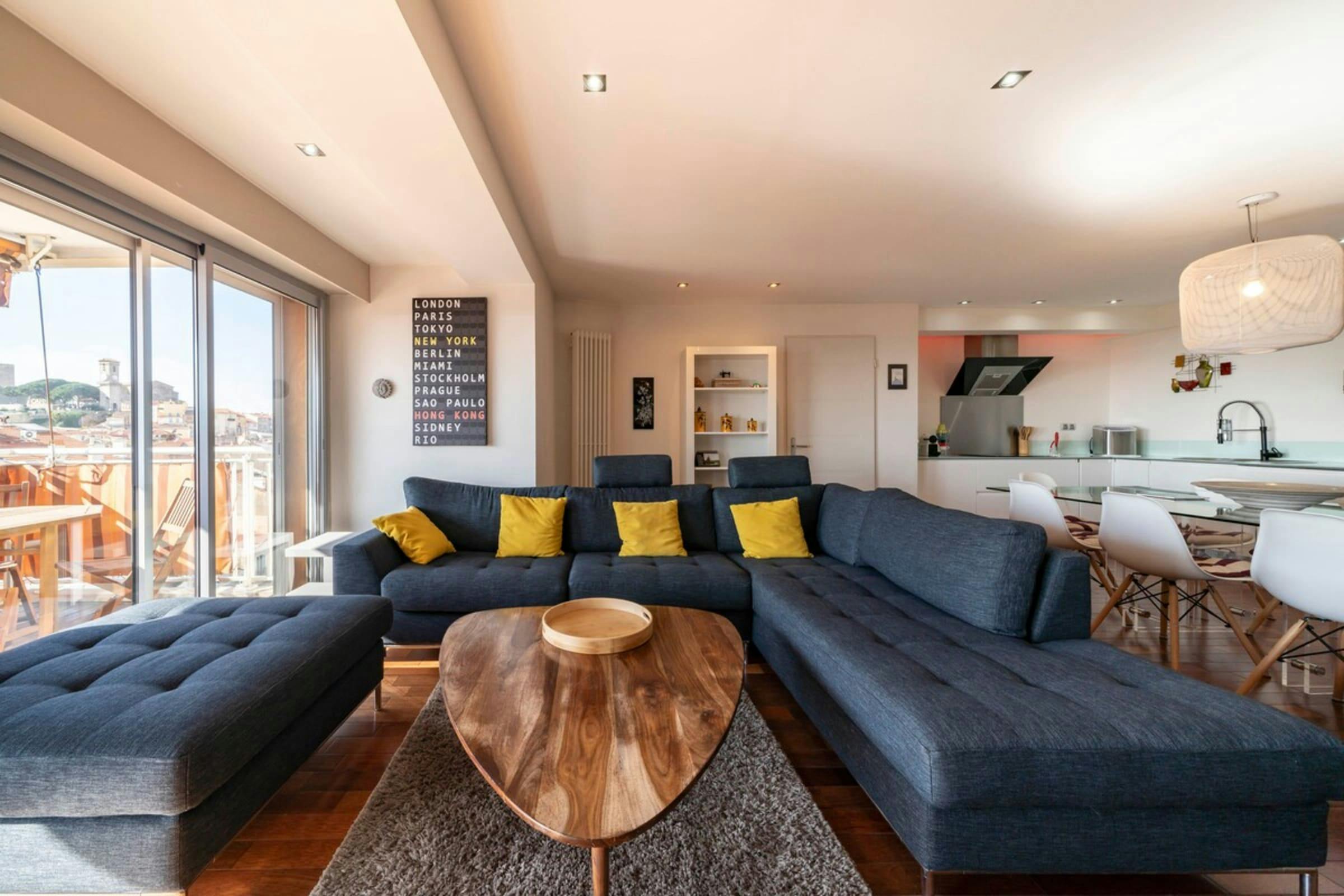 Villa Nacré Saint-Hilaire Cannes: Spacious 4-Bedroom Townhouse with Sea Views, Cannes