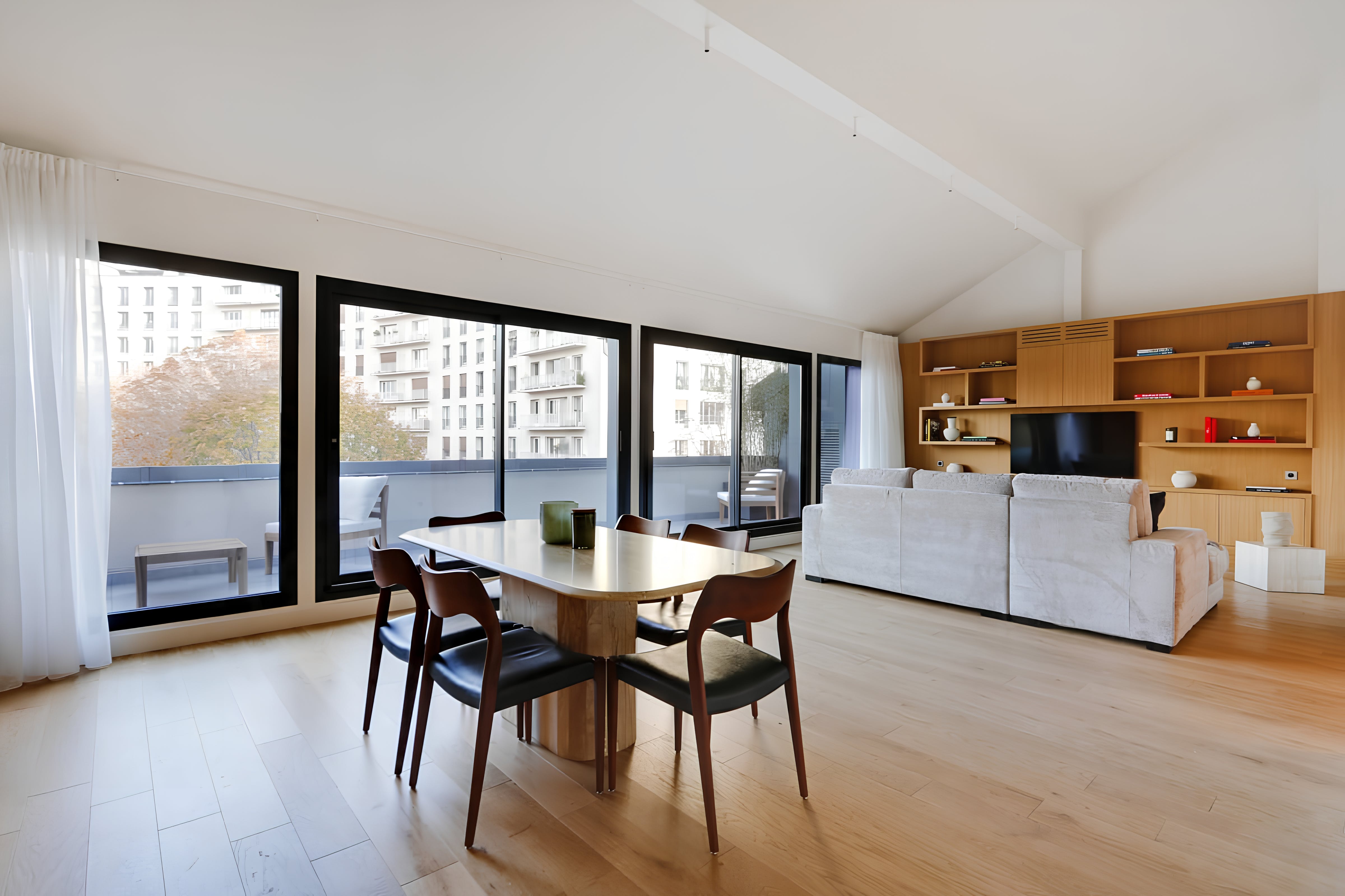 Villa Crépuscule Passy Trocadéro-767379: Elegant 2-Bedroom Apartment with Balcony, Paris Trocadéro