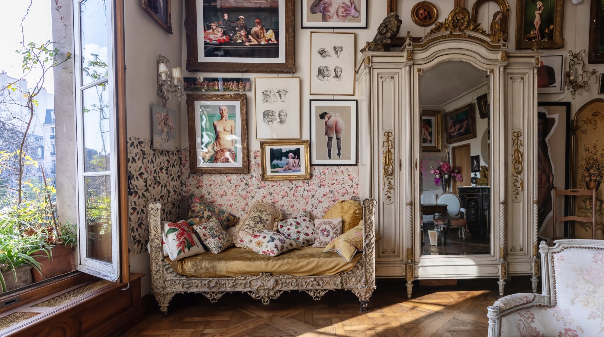 Villa Crépuscule Saint-Paul Le Marais-833067: Elegant 1-Bedroom Apartment with 2 Bathrooms in Le Marais, Paris