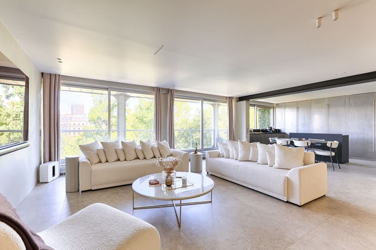 Villa Aube Trocadéro Arc de Triomphe – Champs-Élysées-745170: Elegant 1-Bedroom Townhouse with Balcony, Arc de Triomphe – Champs-Élysées