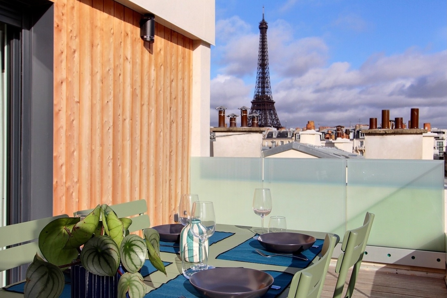 Villa Nordet Passy Eiffel Tower-764006: Elegant 2-Bedroom Apartment with Eiffel Tower Views, Paris