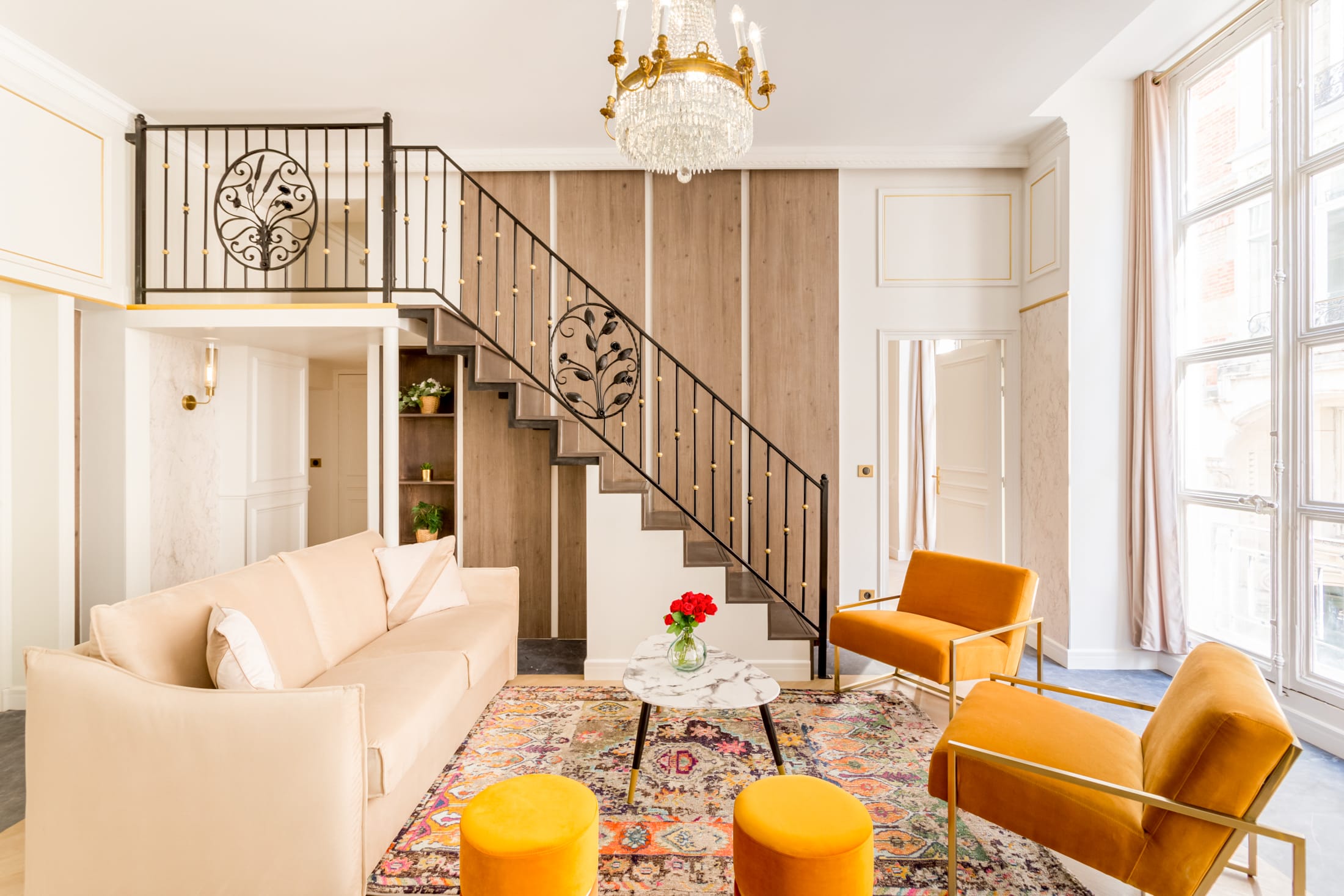 Villa Crépuscule Valois Louvre – Palais Royal: Opulent 4-Bedroom Townhouse with Family-Friendly Features, Paris