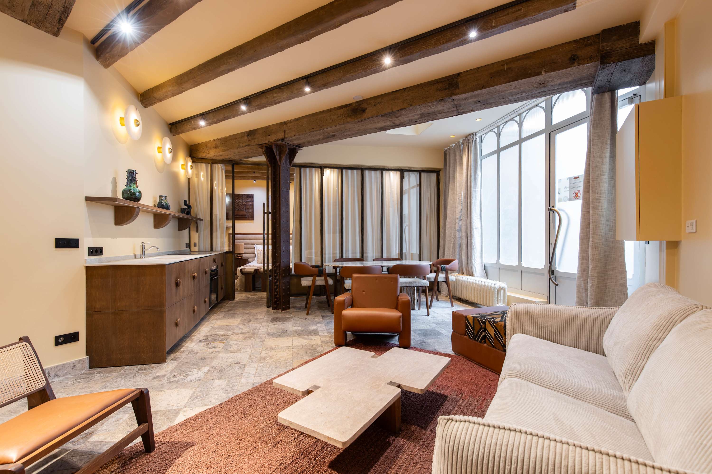 Villa Aurore Bourdieu Le Marais: Elegant 3-Bedroom Townhouse with Historic Charm, Le Marais, Paris