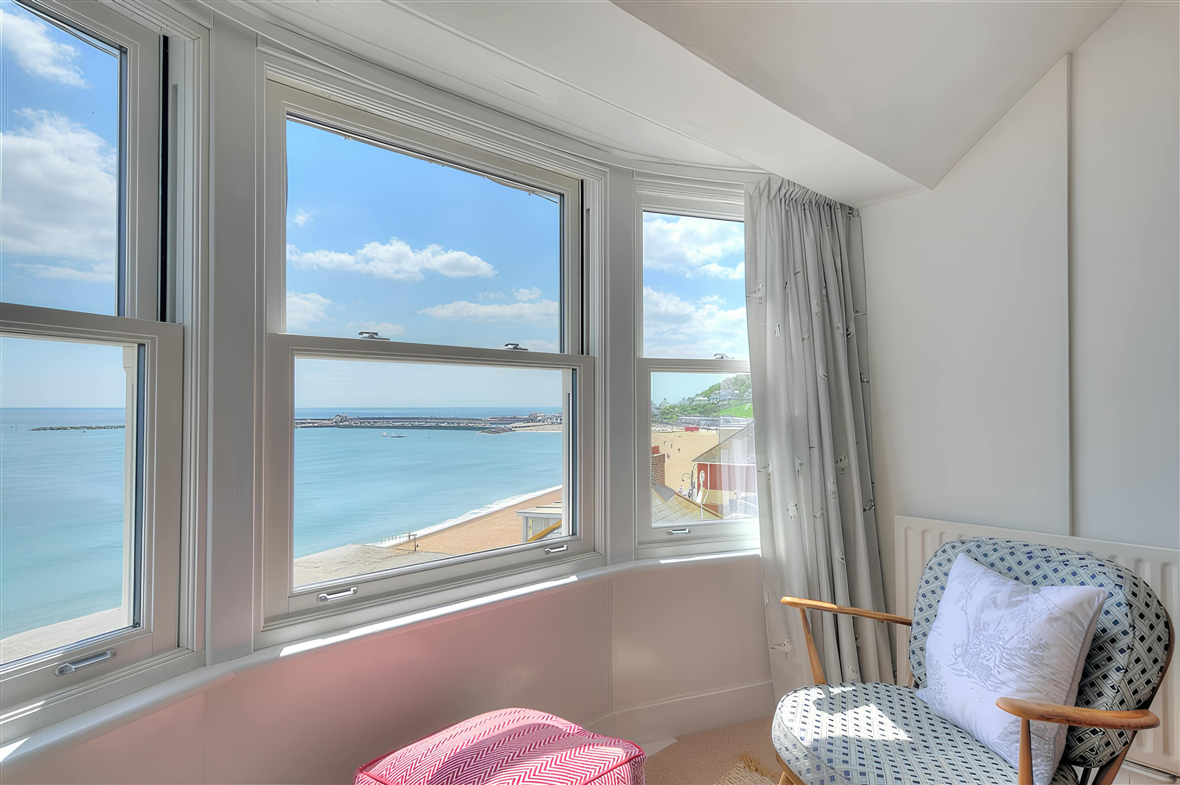 Cottage Underhill Lyme Regis: Luxury 3-Bedroom Cottage with Sea Views, Family Friendly, Lyme Regis