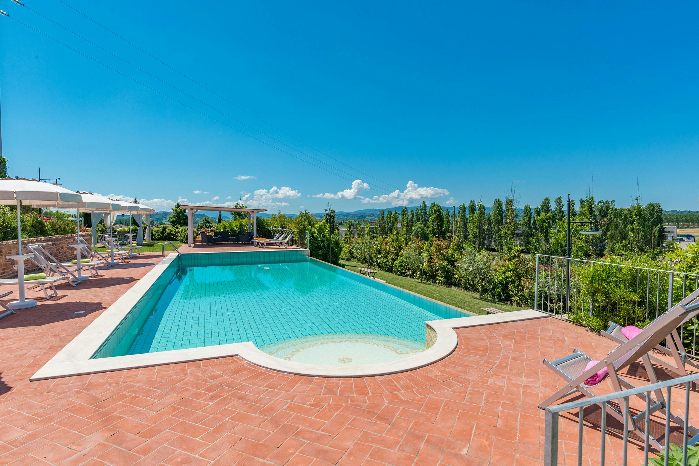 Villa Ceruleo Romito San Miniato: 10-Bedroom Luxury Villa with Pool and Countryside Views, San Miniato