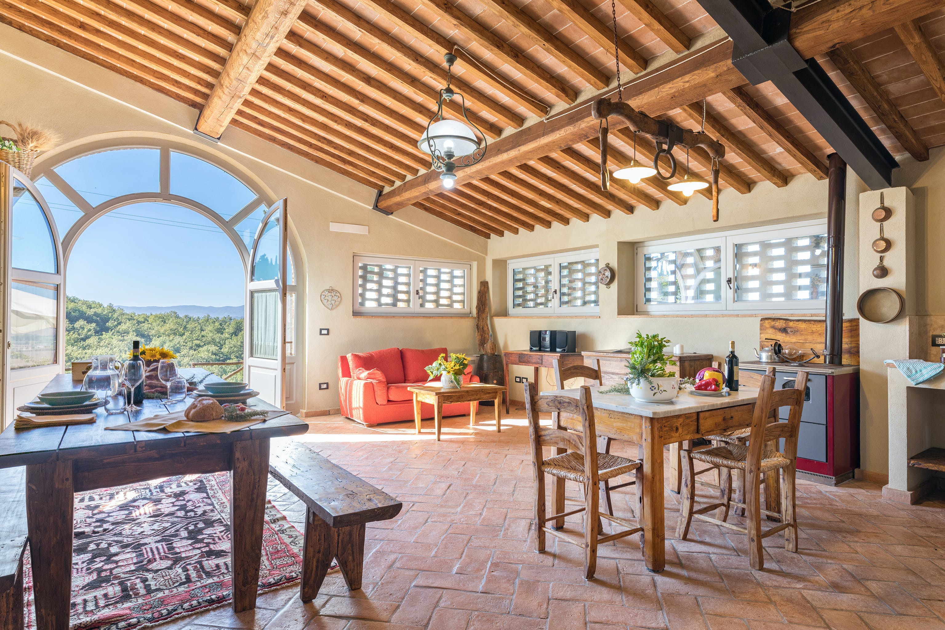 Fattoria Crevole Buonconvento: Charming 5-Bedroom Farmhouse with Pool, Tuscany