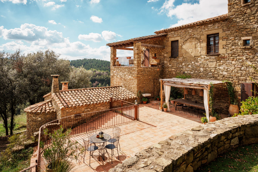 Finca Granera Barcelona: Luxury 6-Bedroom Villa with Countryside Views, Family-Friendly, Barcelona
