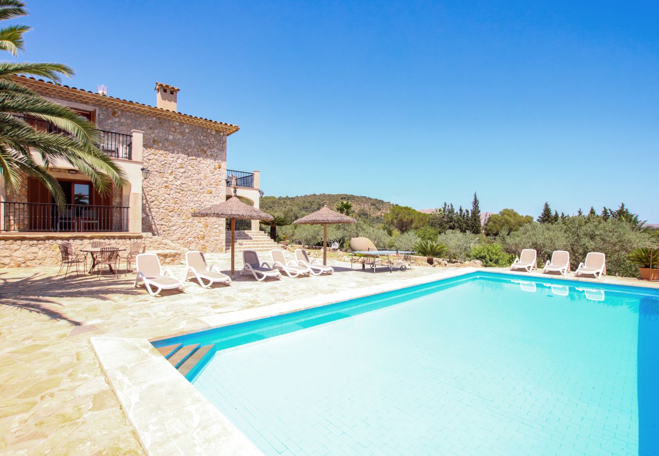 Villa Bermejo Pi Pollença: Charming 4-Bedroom Apartment with Pool and Countryside Views, Pollença