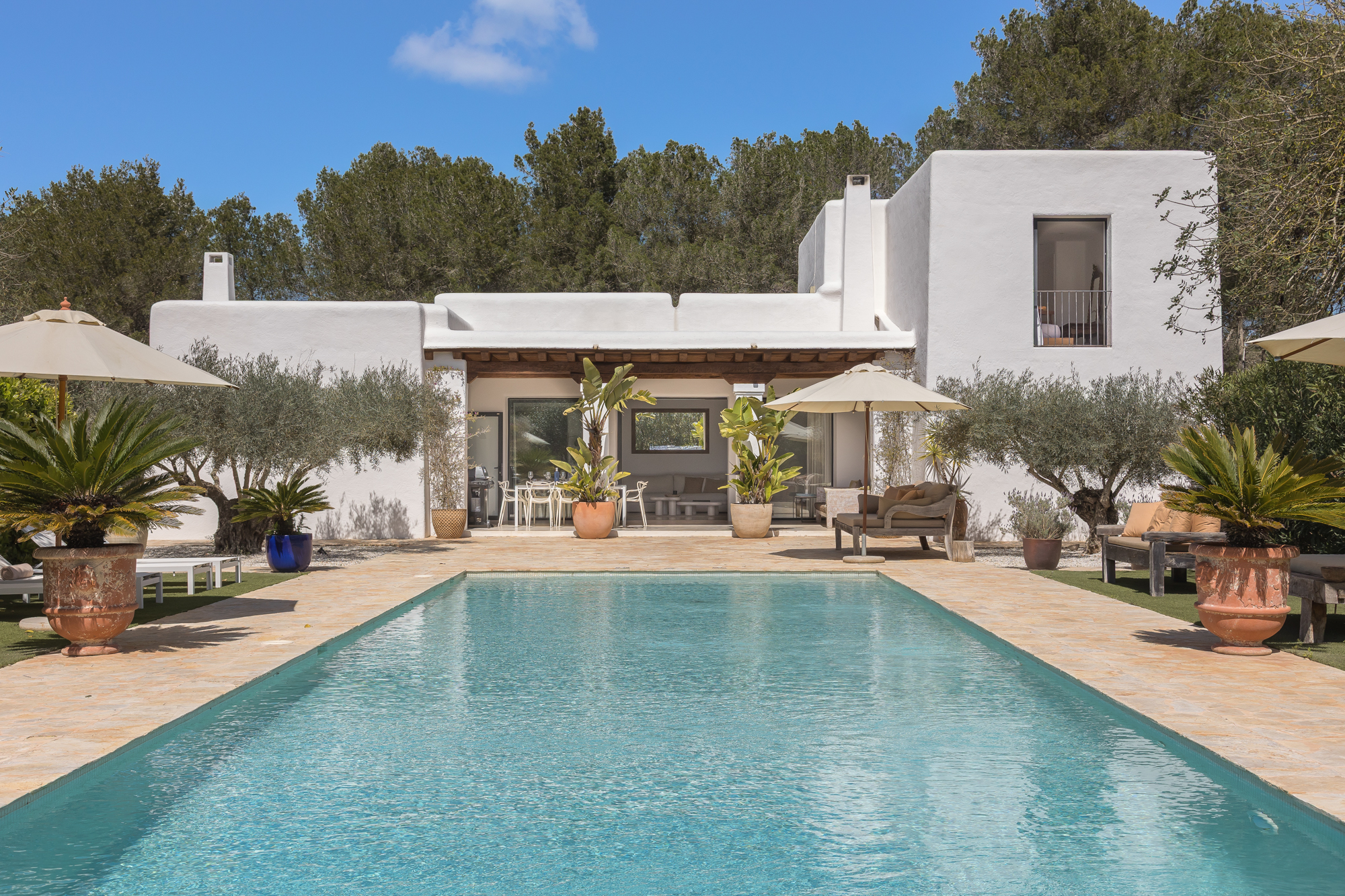 Villa Alborada Atzaró Santa Gertrudis de Fruitera: Luxury 4-Bedroom Villa with Pool and BBQ, Santa Gertrudis de Fruitera