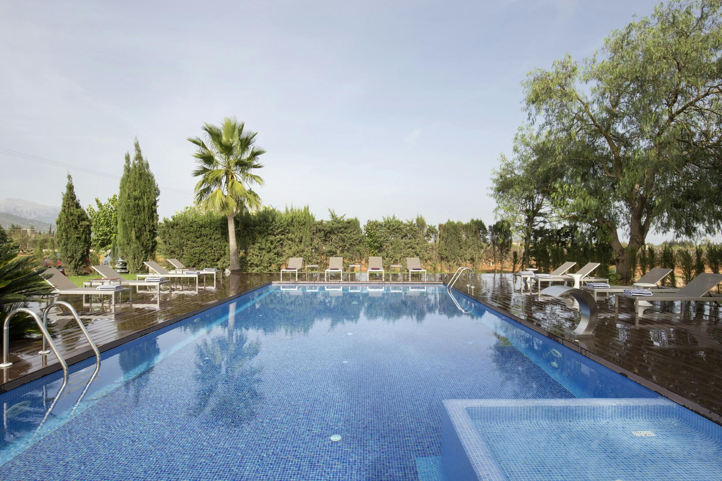 Villa Mestral Ses Talaies Inca: Luxury 5-Bedroom Villa with Pool and Rooftop Terrace, Mallorca