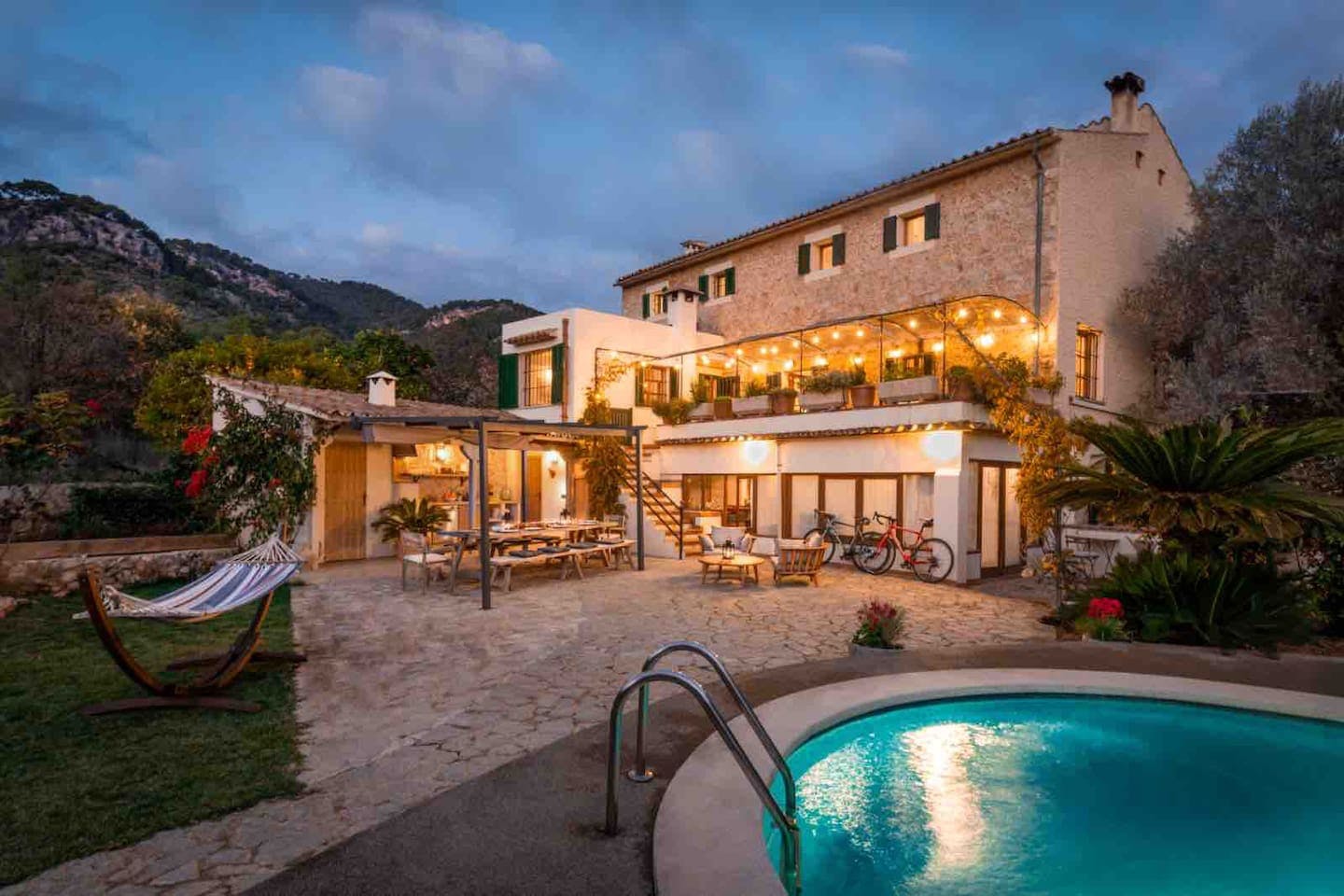 Villa Mestral Sant Domènec Inca: 6-Bedroom Luxury Villa with Pool and Mountain Views, Inca, Mallorca