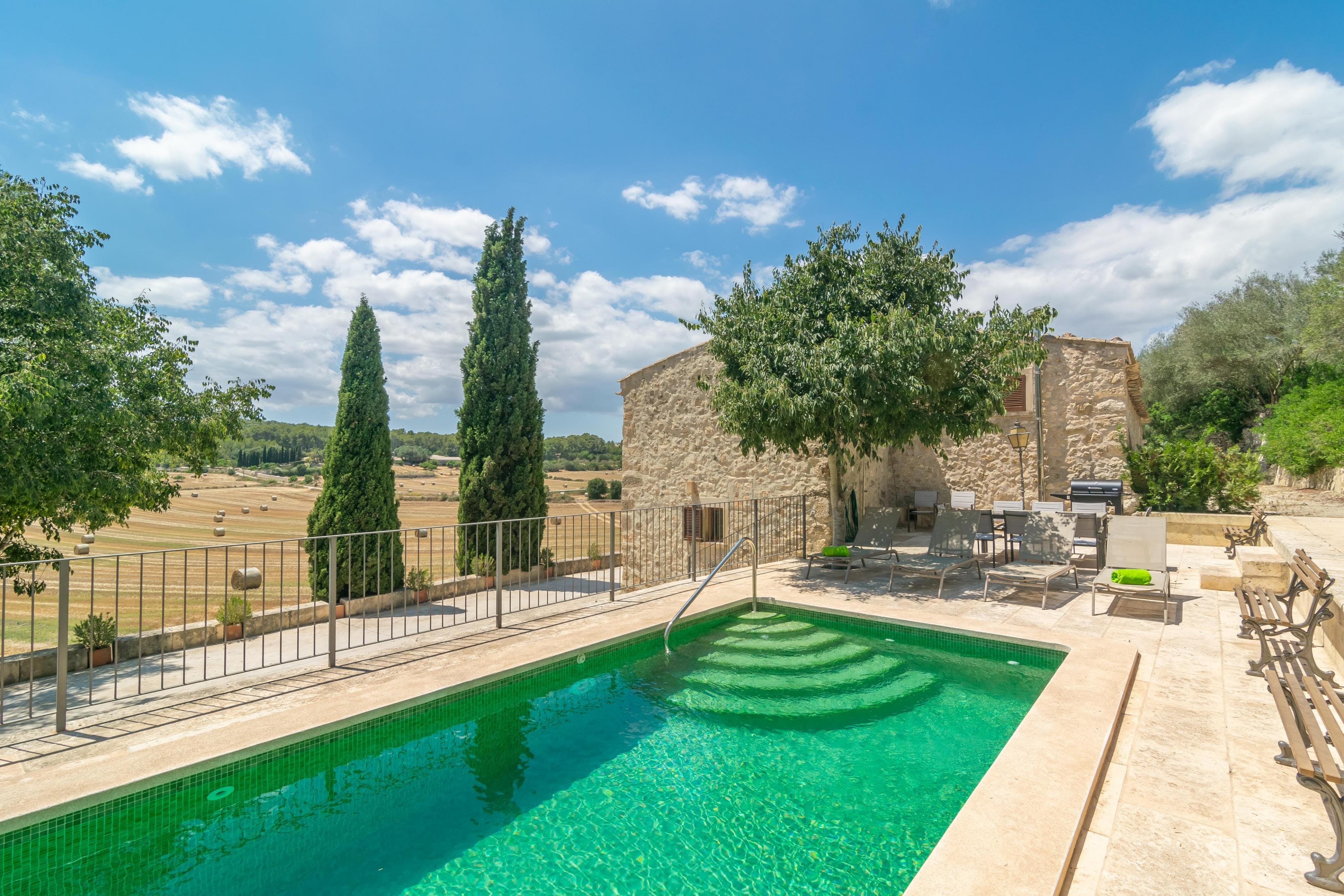 Villa Solano Son Negre Pla de Mallorca: Luxury 5-Bedroom Apartment with Pool, Pla de Mallorca