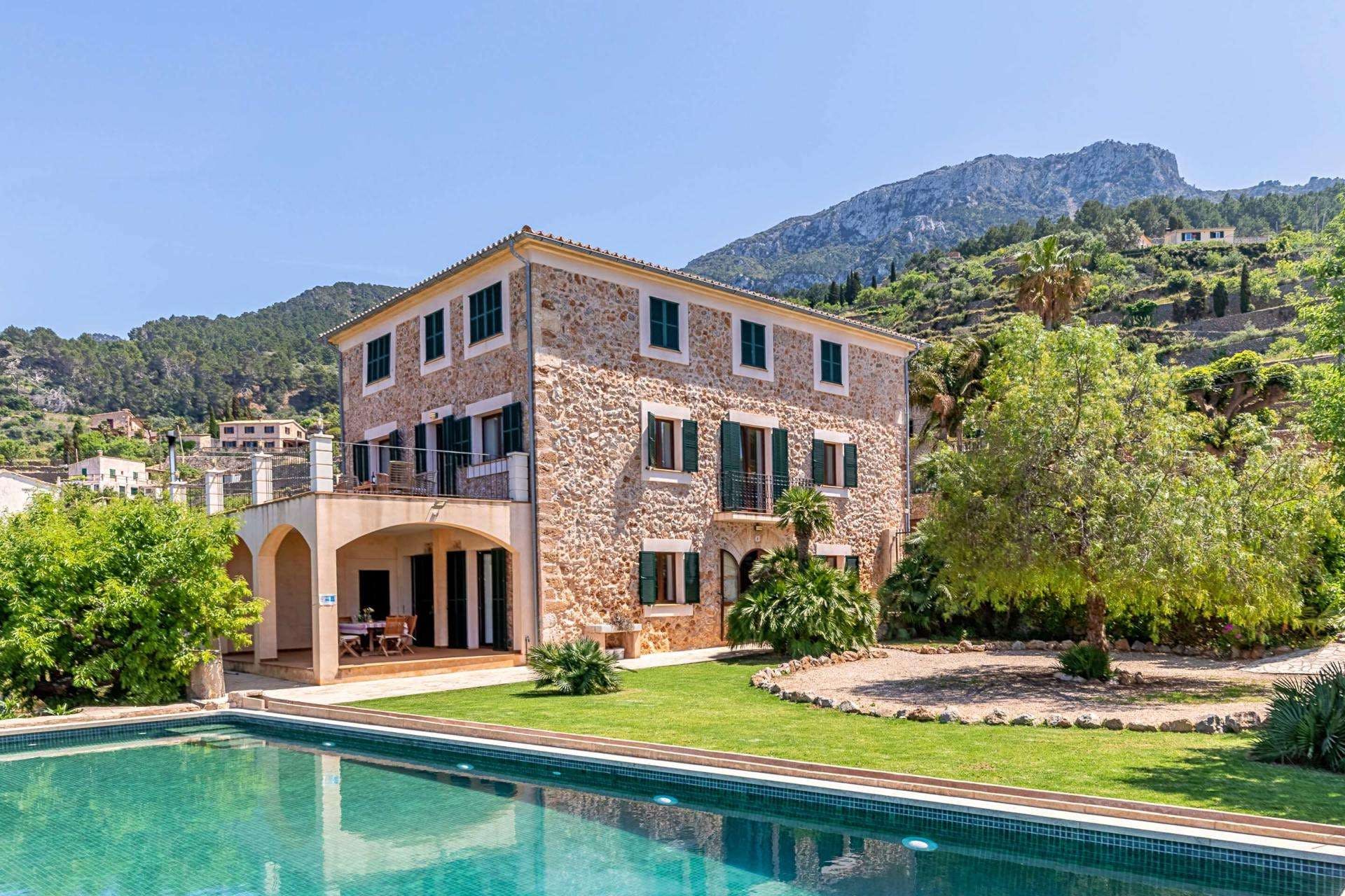 Villa Garbí Miramar Valldemossa: Charming 4-Bedroom Villa with Sea Views and Pool, Valldemossa