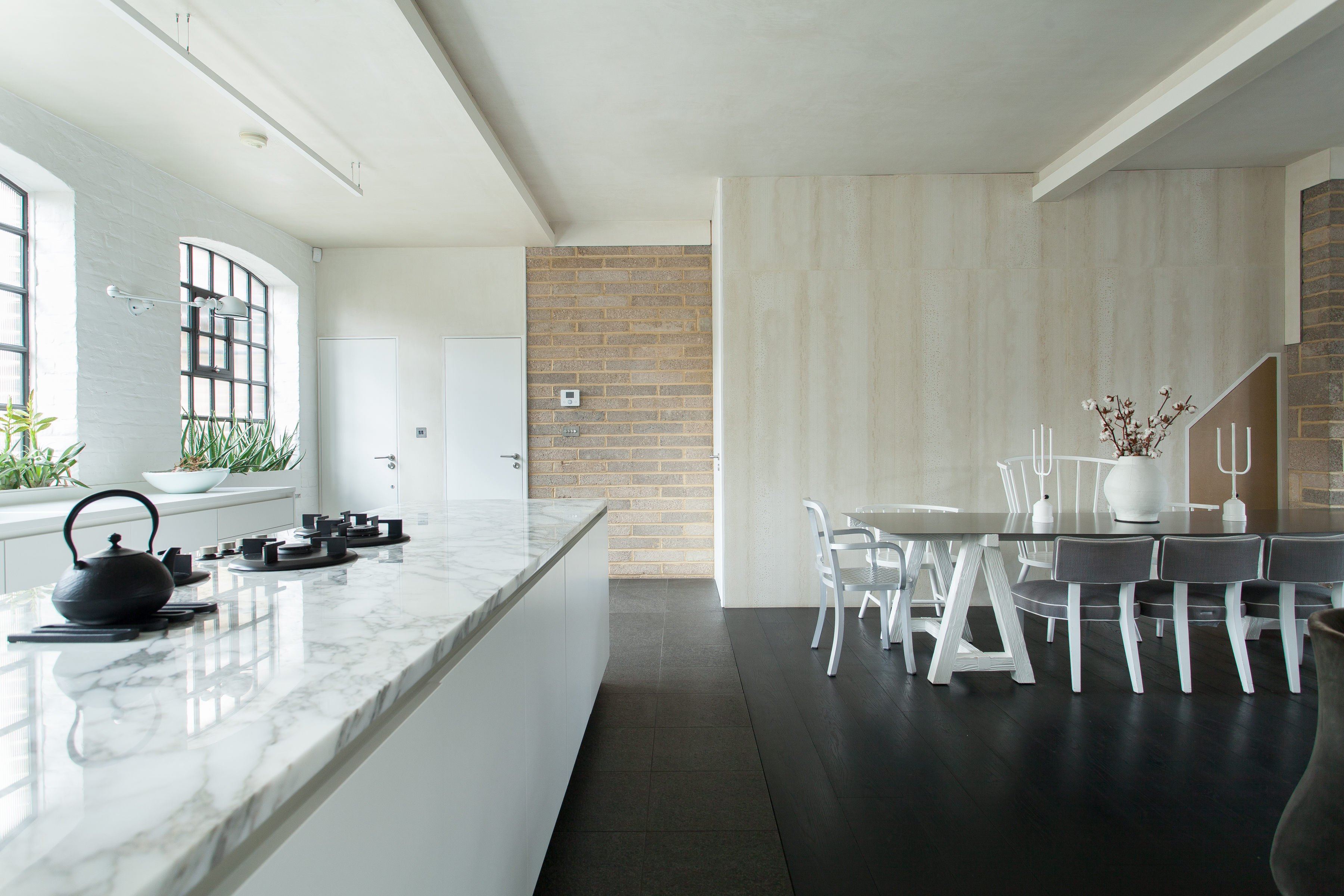 Hall Chisenhale Bethnal Green: Stylish 1-Bedroom Warehouse Conversion with Rooftop Terrace, Bethnal Green