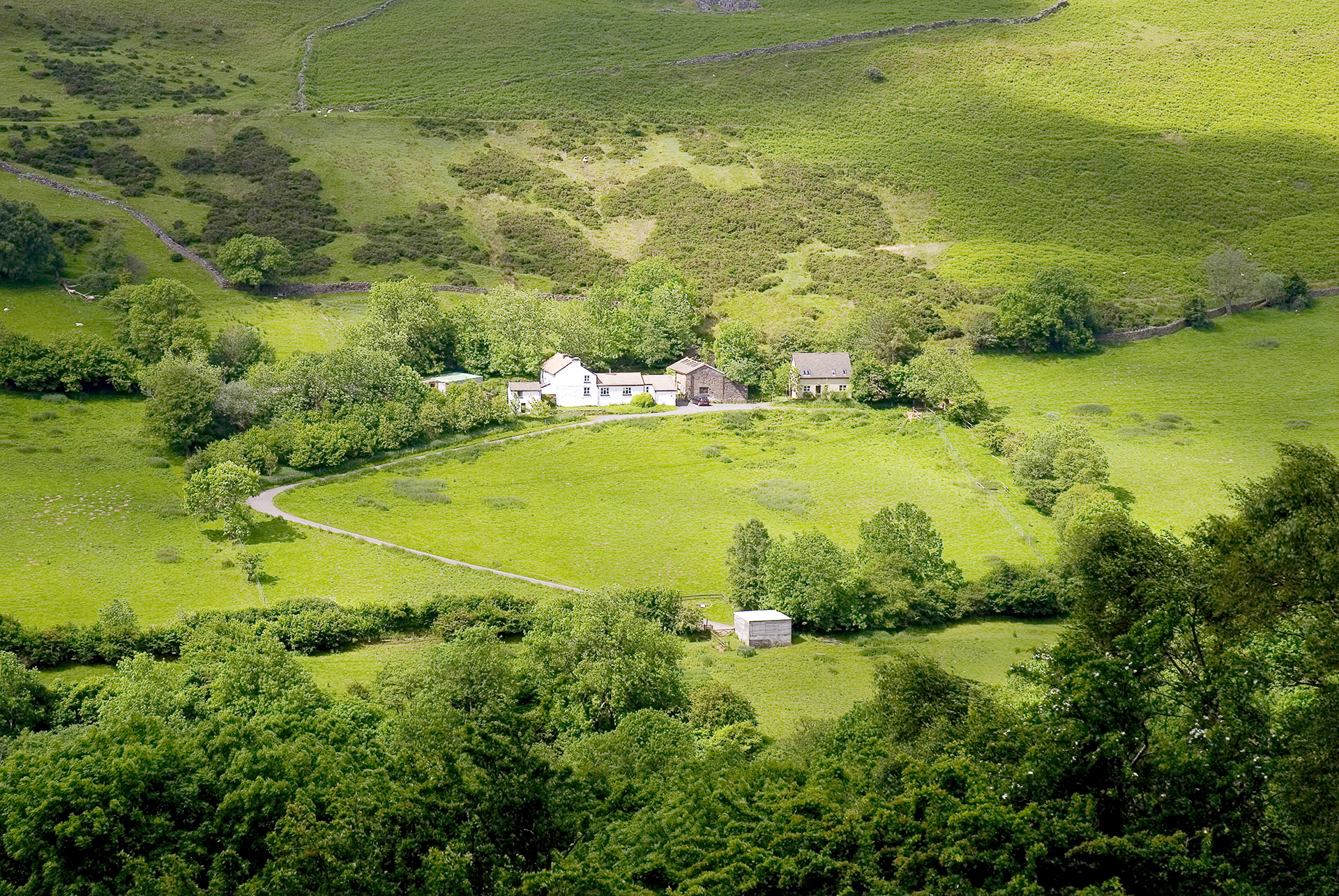 Hall Glaslyn Powys: Spacious 9-Bedroom Apartment with Hot Tub, Powys