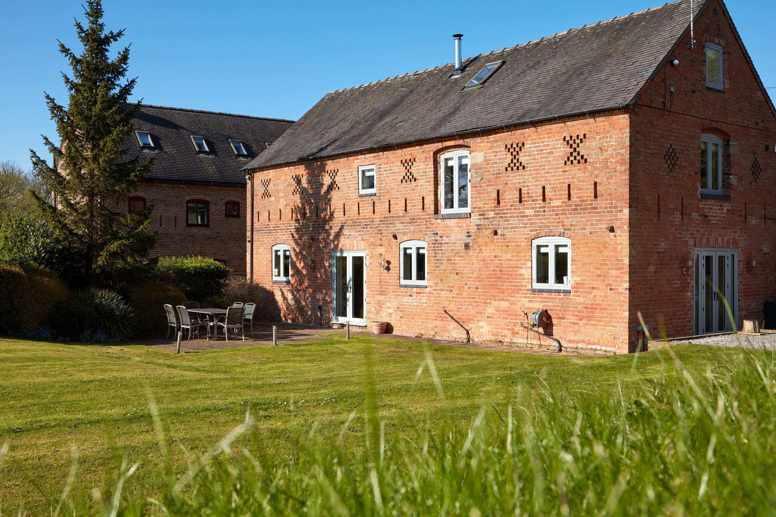 Hall Monsal Derbyshire: Spacious 4-Bedroom Apartment with Hot Tub and Countryside Views, Derbyshire