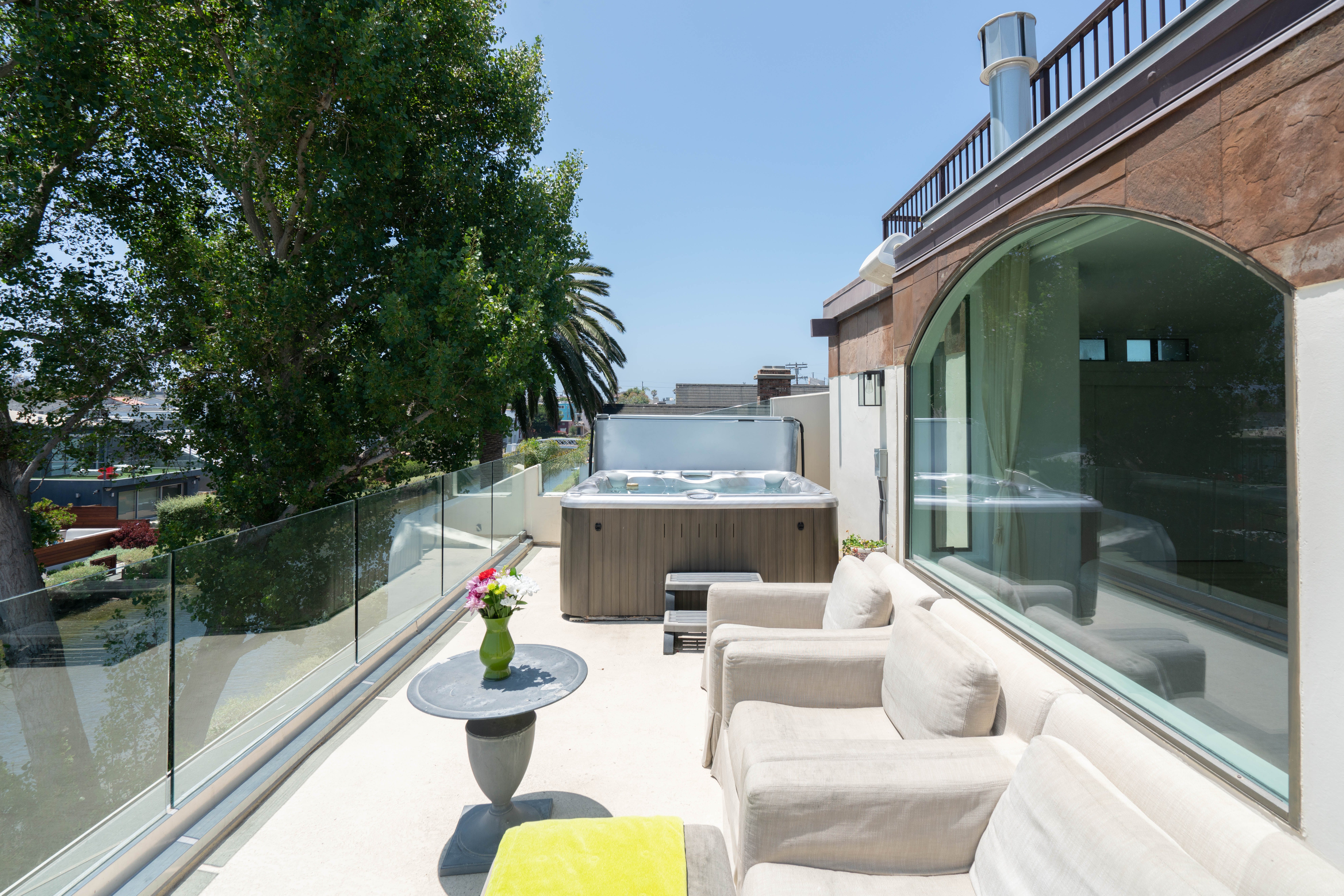 Villa Levante Palazzetto Venice: Luxury 5-Bedroom House with Hot Tub and Seaview, Venice
