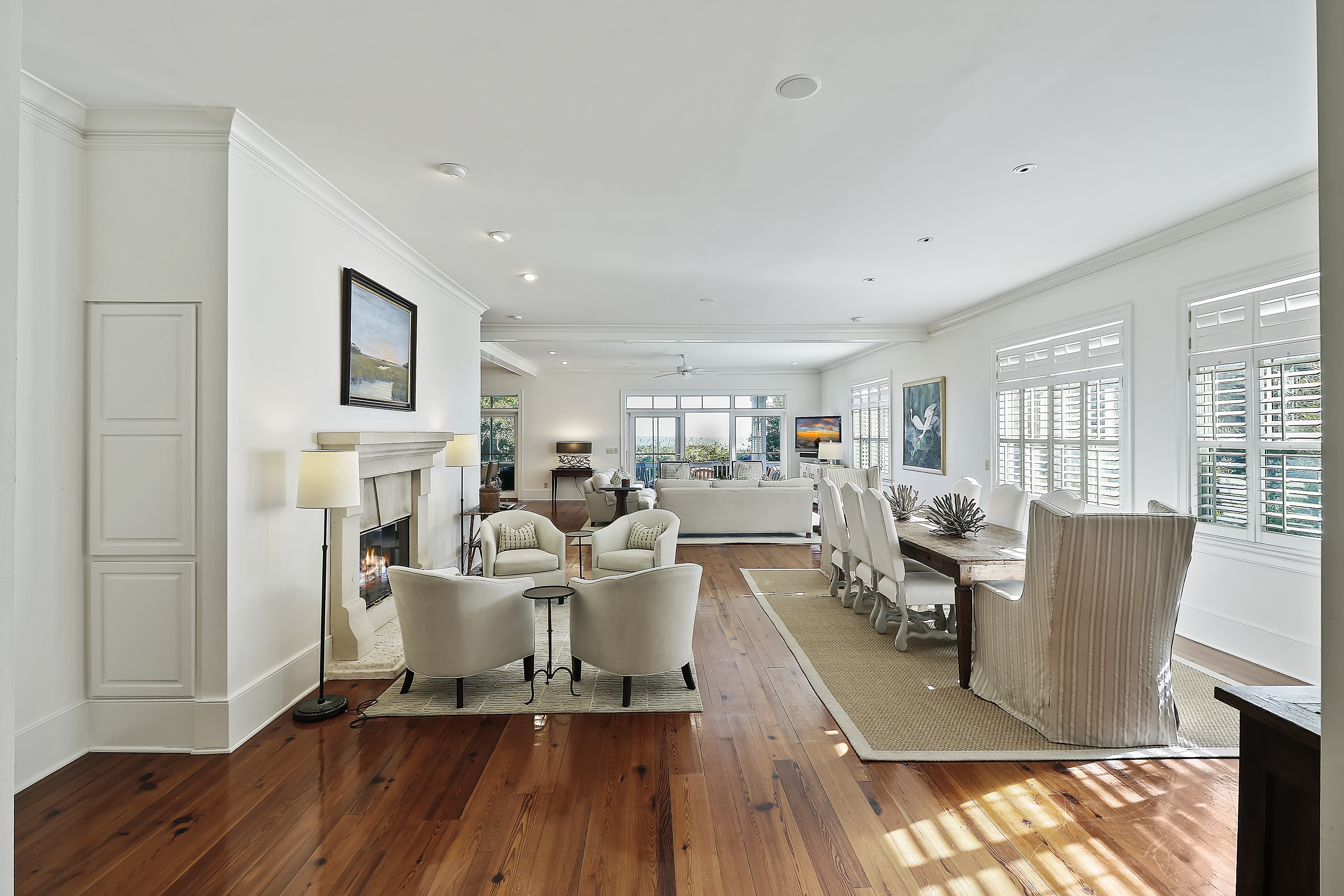 Villa Levante Helmsman Johns Island: Luxury 5-Bedroom Beachfront House with Tennis Court, Johns Island