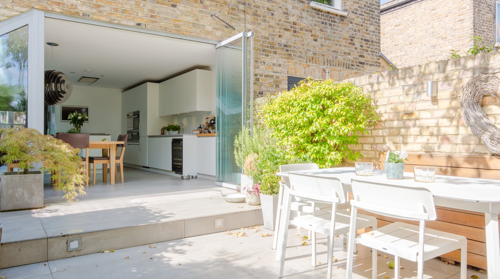 House Applecroft Kilburn: Elegant 4-Bedroom Townhouse Rental with Family Features, Kilburn London