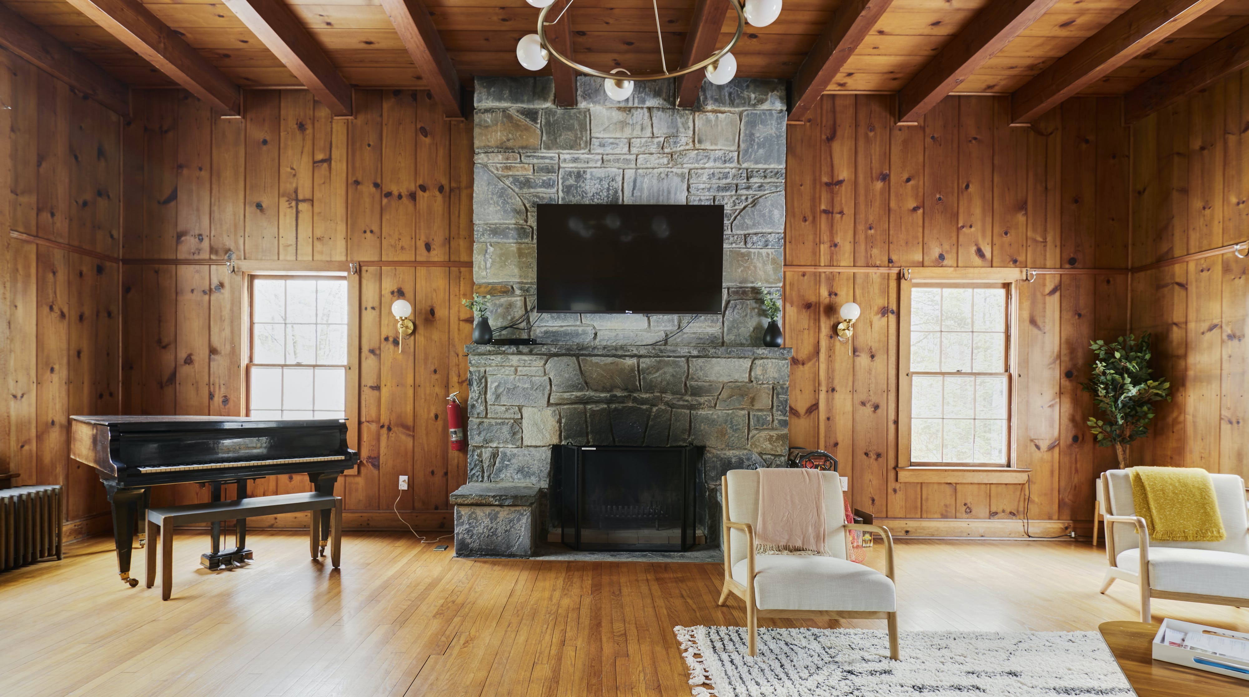 House Ashokan Woodstock: Luxury 4-Bedroom Villa with Heated Pool, Woodstock (NY)