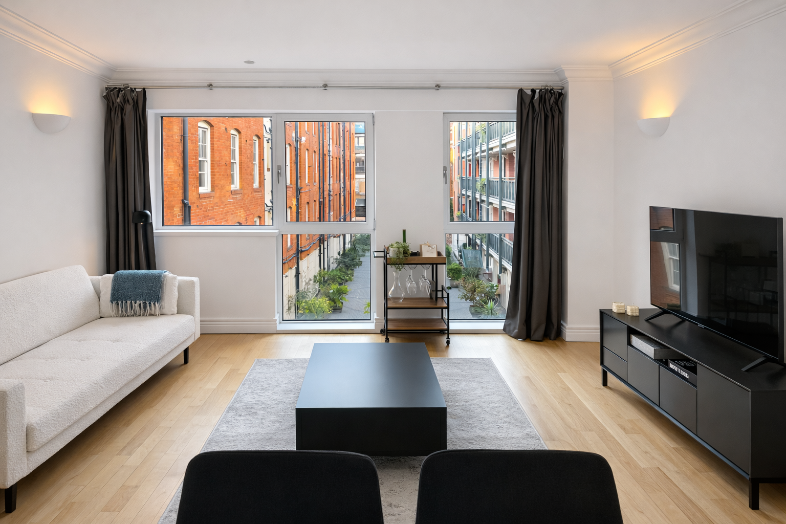 House Bedford CoventGarden: Stylish 1-Bedroom Apartment Rental with Family Features in Covent Garden, London