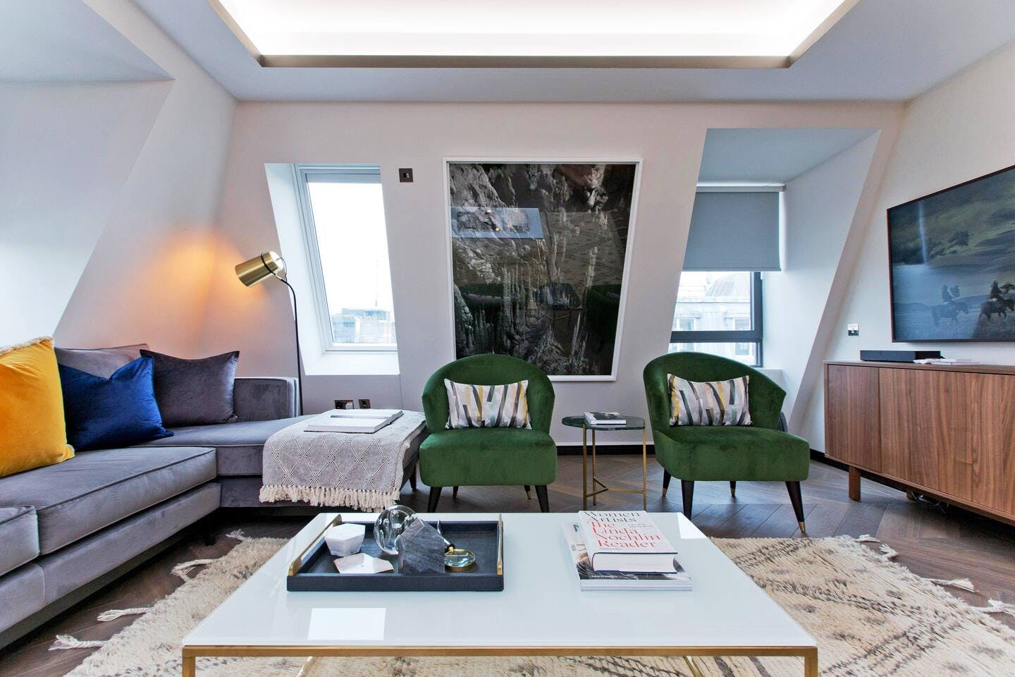 House Helm Marshall Street Soho: Luxury 2-Bedroom Apartment with Art Deco Interiors, Soho