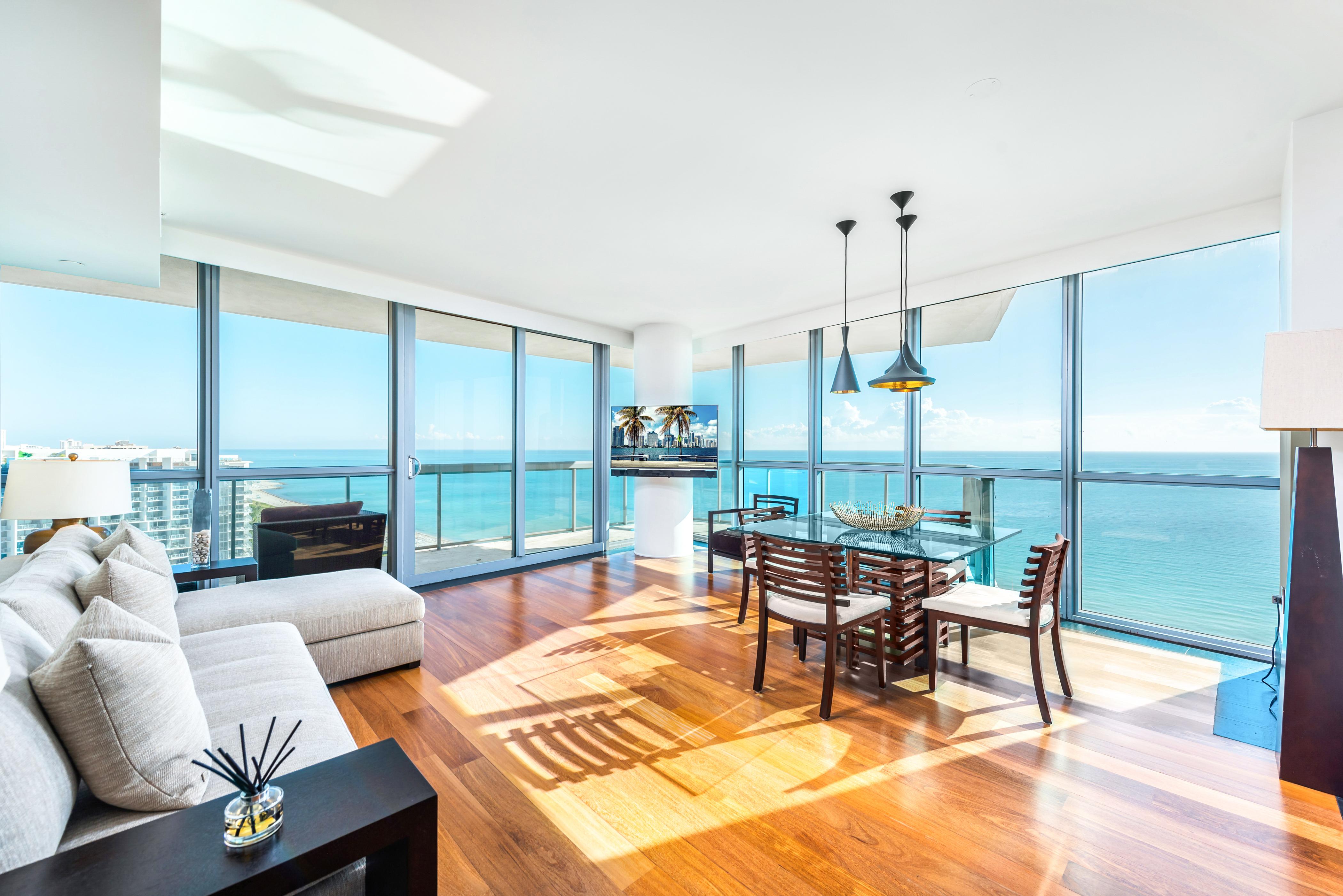 Villa Levante La Gorce Miami Beach: Luxury 2-Bedroom Apartment with Ocean Views, Miami Beach
