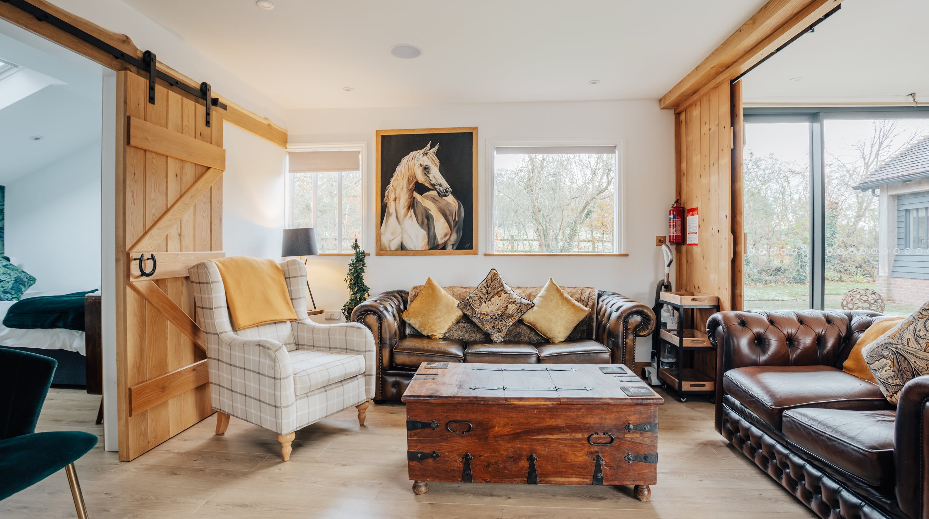 House Rowan Westbourne Chichester: Spacious 5-Bedroom Apartment with Hot Tub, Chichester