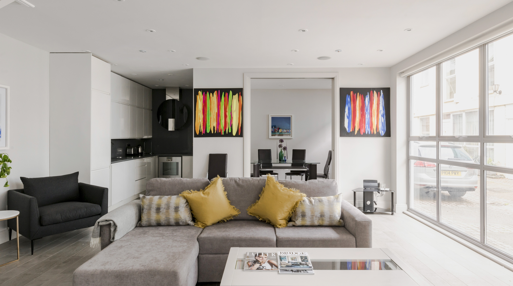 House Helm Abingdon Earl’s Court: Chic 3-Bedroom Apartment with Air-Con, Earl’s Court