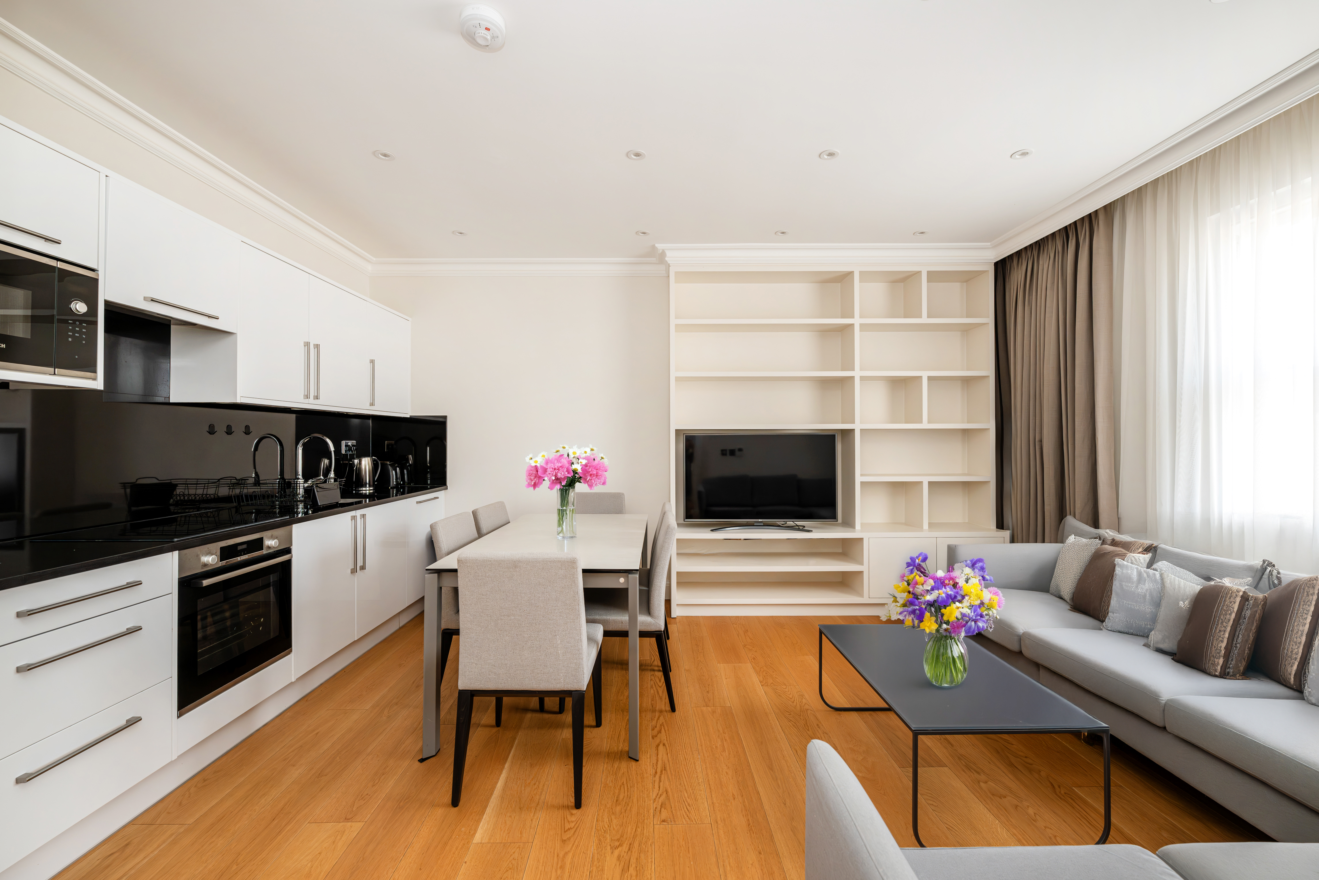 House Gloaming Onslow Earl’s Court: 2-Bedroom Family-Friendly Apartment Rental with Air-Con, Earl’s Court London