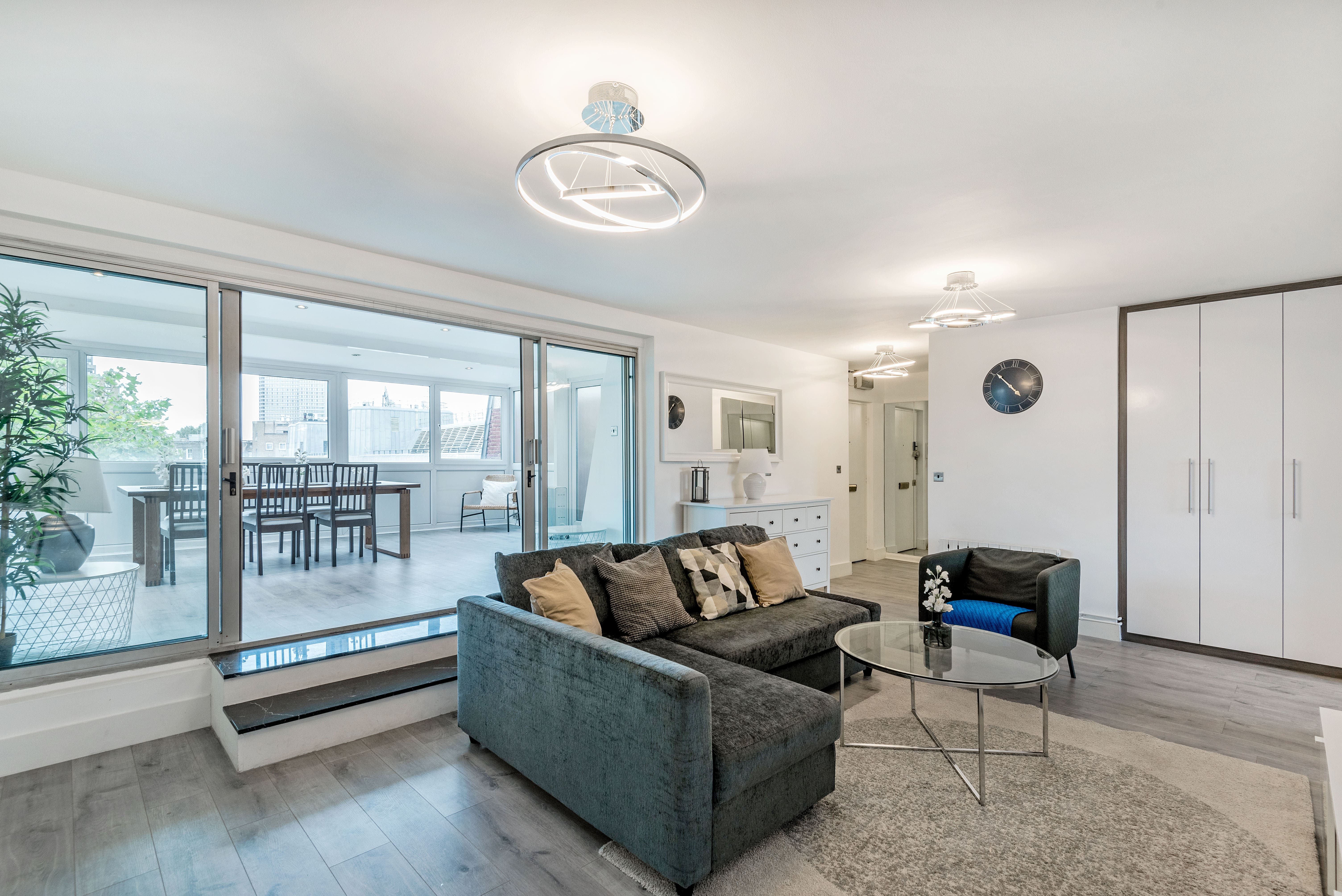 House Helm Thurloe South Kensington: Luxury 2-Bedroom Apartment with Roof Terrace, South Kensington