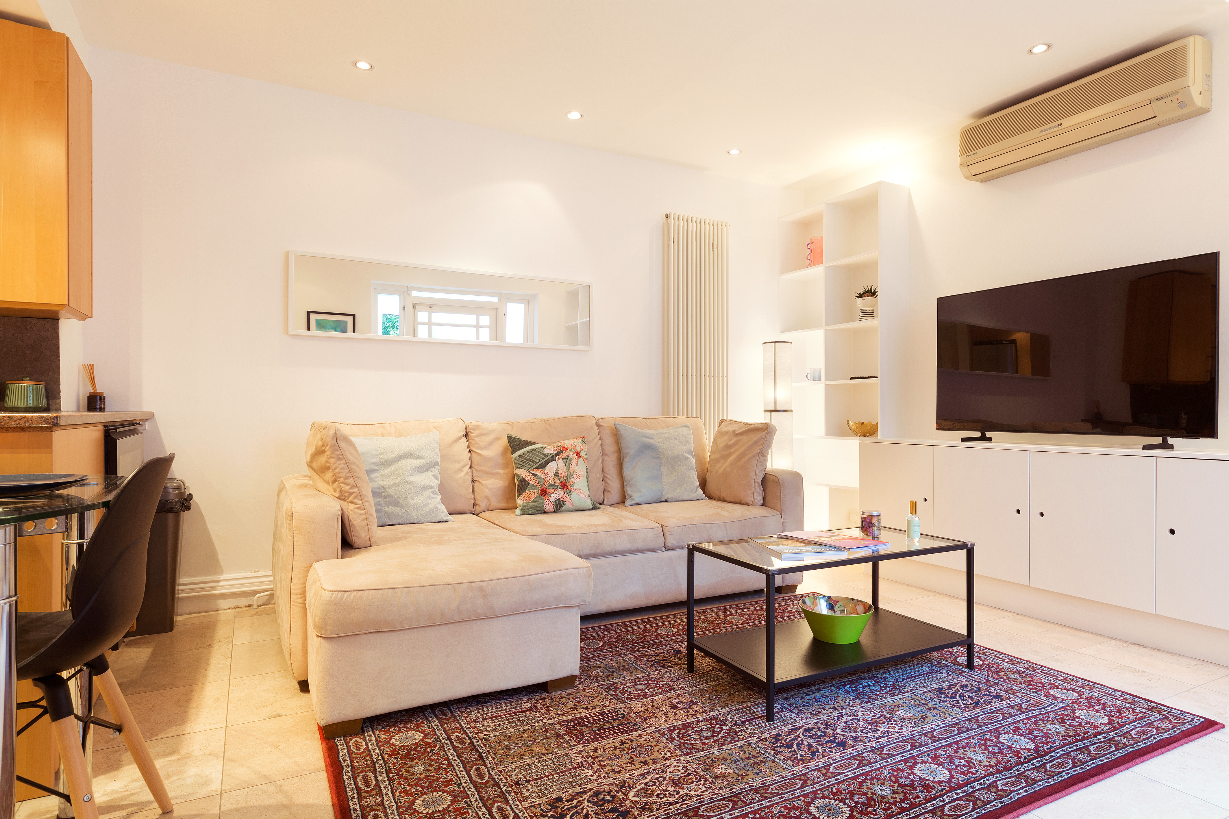 House Vesper Kensington Palace Kensington: Stylish 2-Bedroom Apartment with Air-Con in Kensington, London