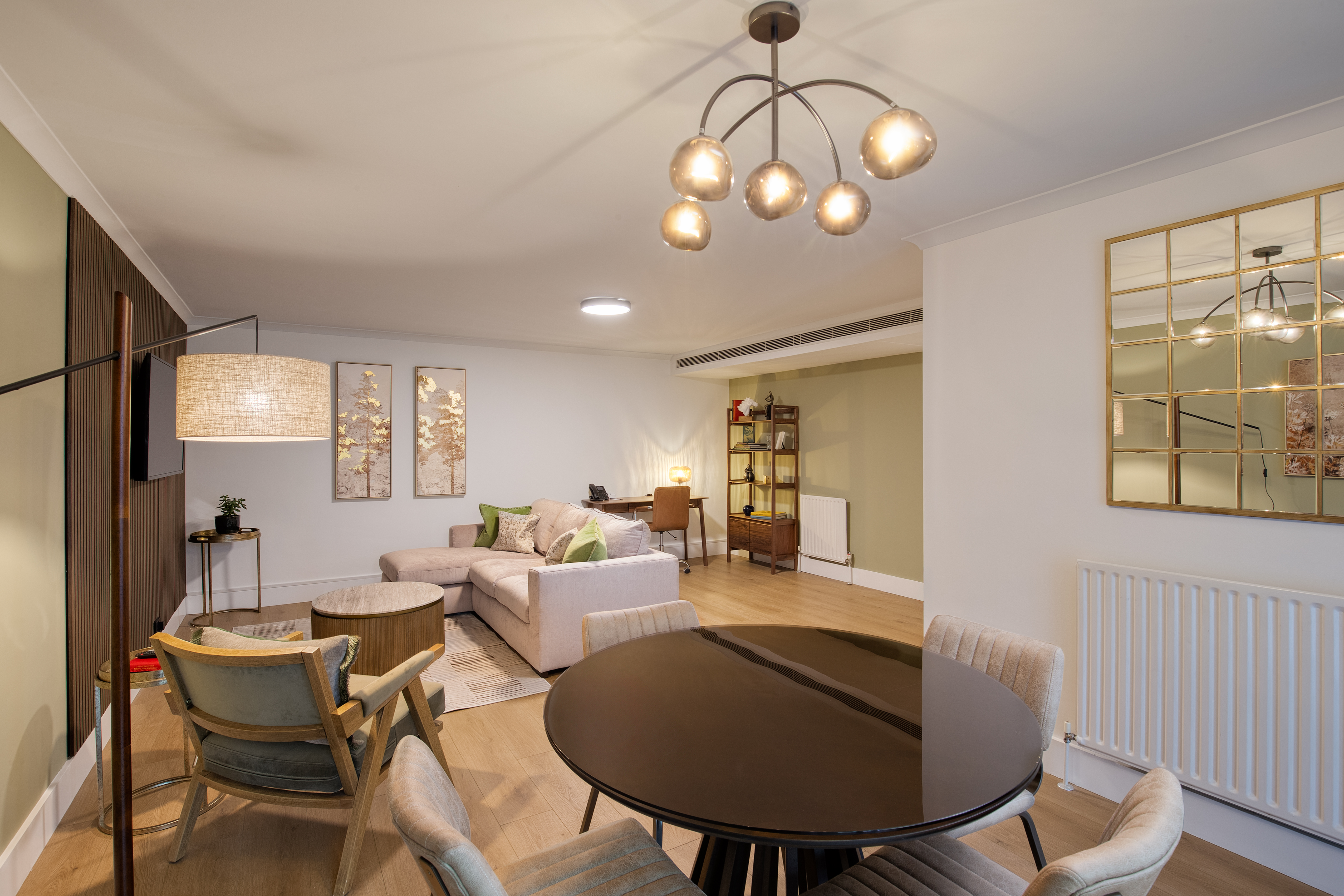 House Boreas Campden Kensington: Chic 1-Bedroom Apartment with Balcony and Garden Access, Kensington