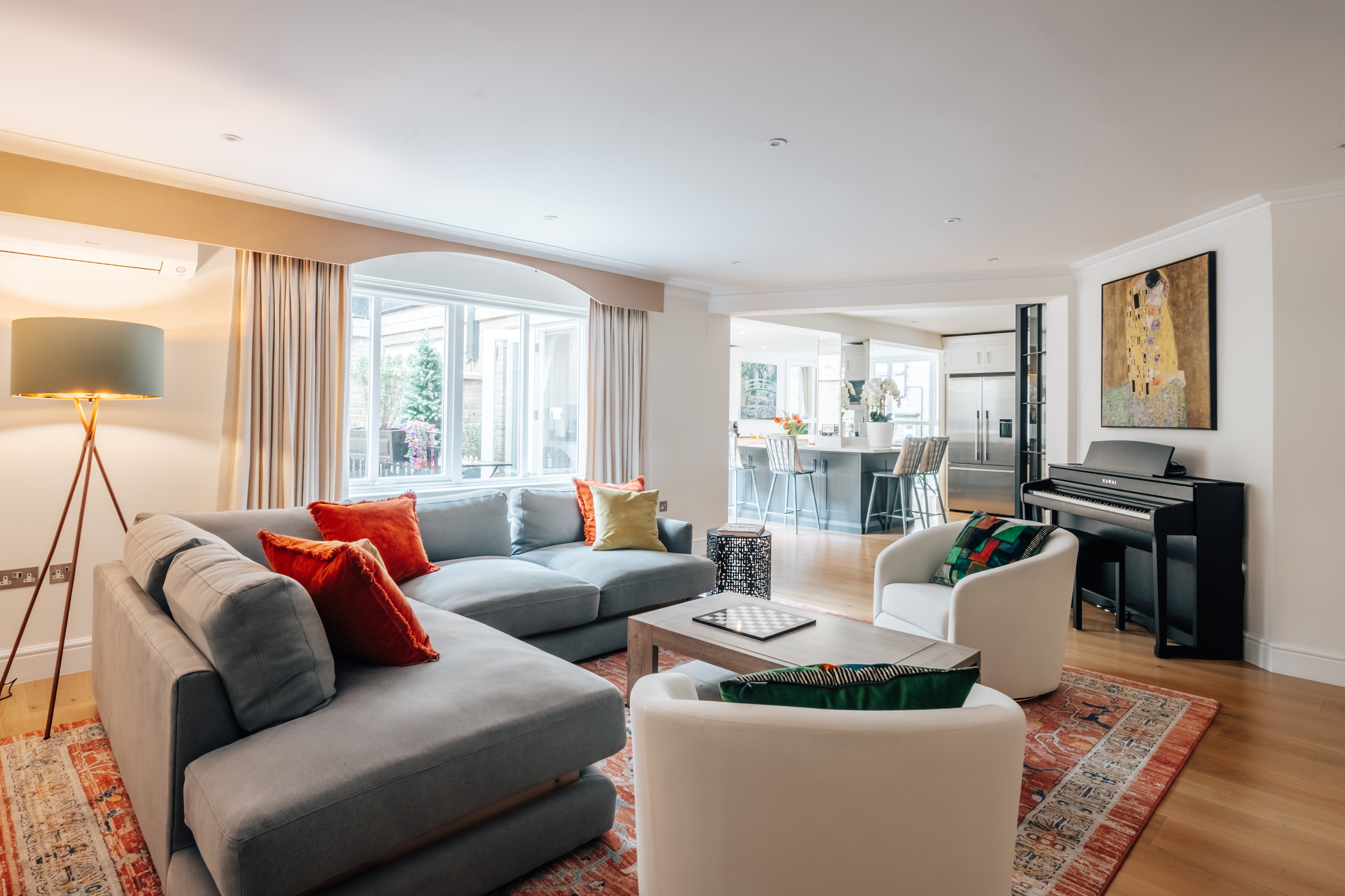 House Föhn Thurloe Square South Kensington: Luxury 4-Bedroom House with Rooftop Terrace, South Kensington