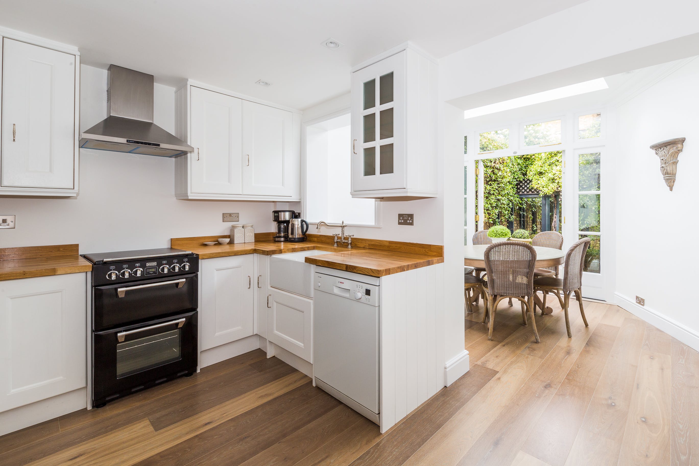 House Gregale Cromwell Gardens South Kensington: Elegant 3-Bedroom Townhouse with Private Patio, South Kensington