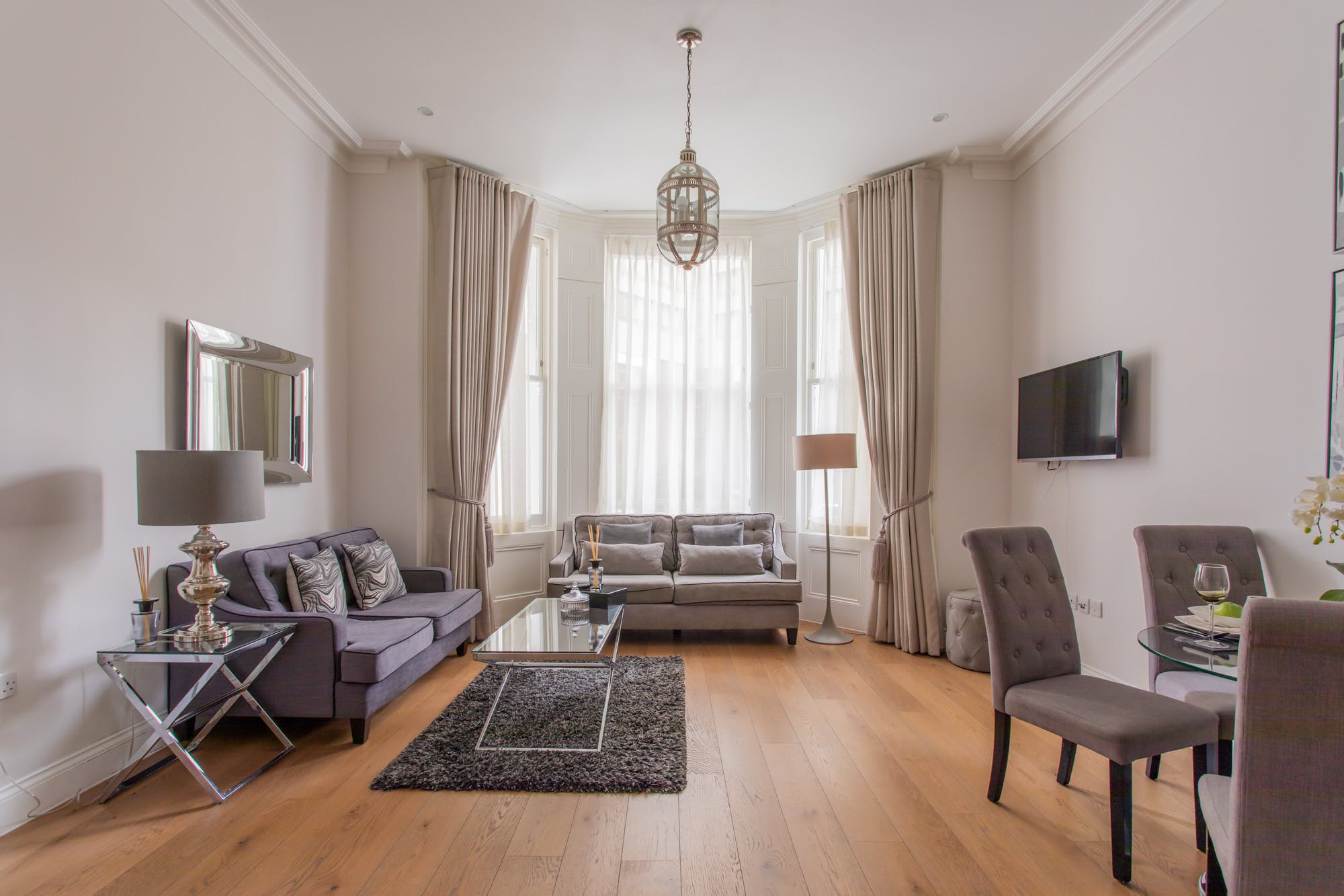 House Gloaming Brompton South Kensington: Spacious 2-Bedroom Luxury Apartment with Air-Con, South Kensington