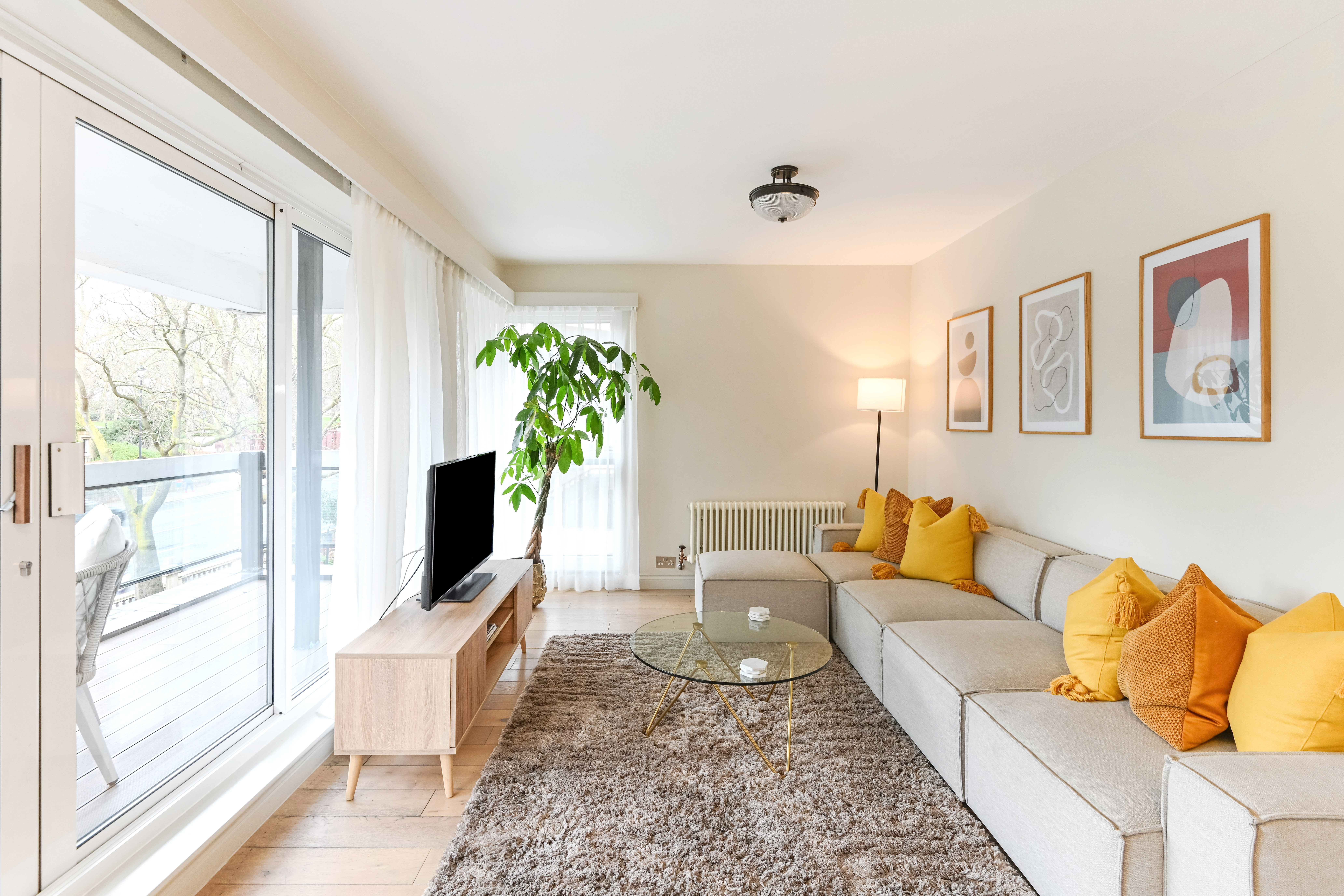 House Gorse Holland Park Kensington: Elegant 2-Bedroom Apartment with Concierge Service, Kensington