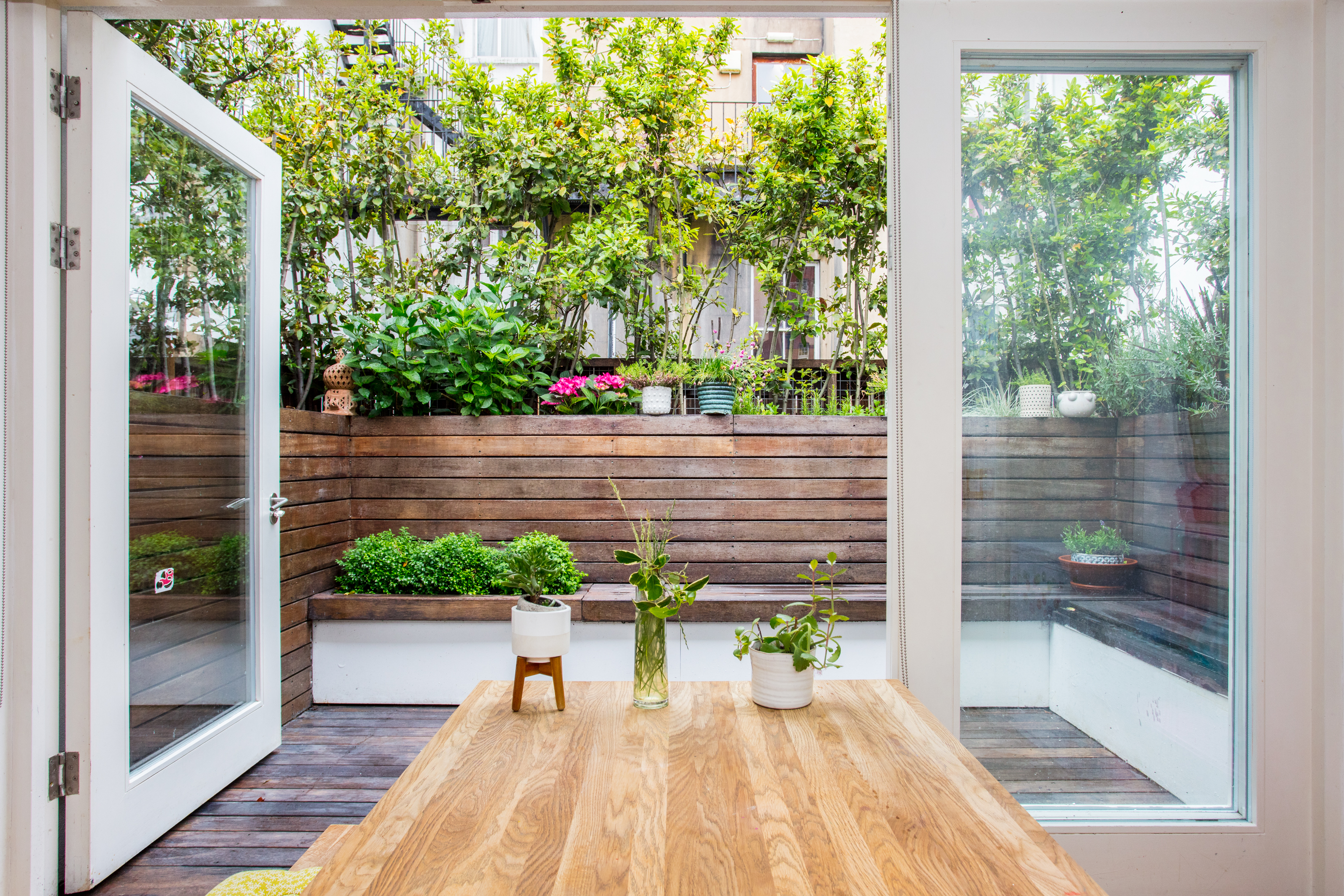 House Brompton Kensington South Kensington 29: Chic 2-Bedroom Apartment Rental with Private Terrace in South Kensington