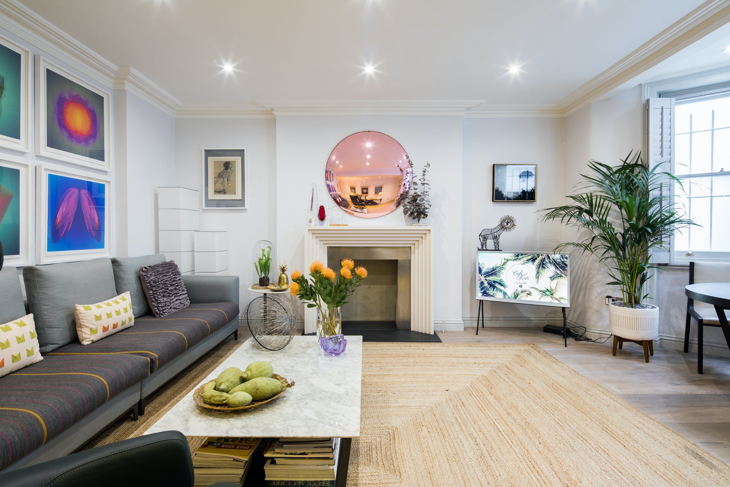 House Maistros Cheval Place Knightsbridge: Luxury 2-Bedroom Apartment with Artistic Flair, Knightsbridge